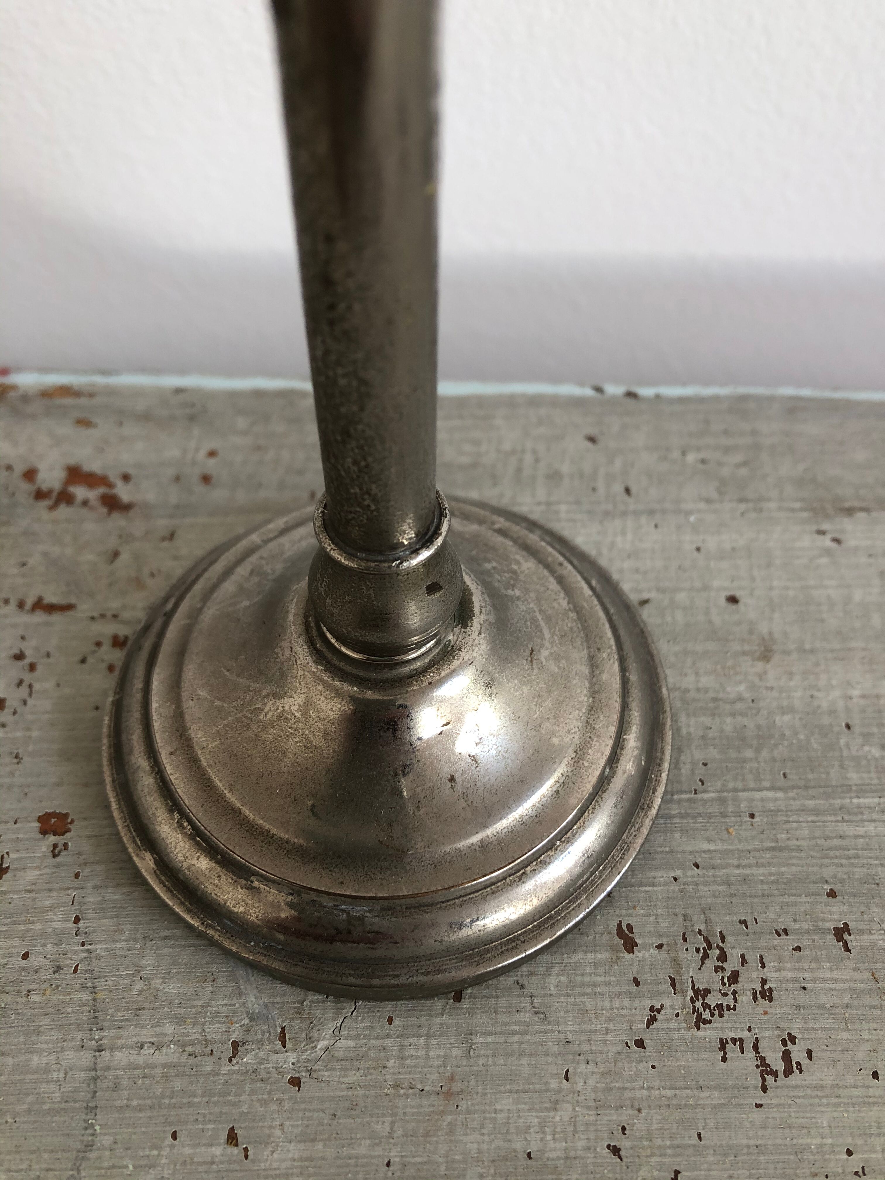 Former Siegel Paris telescopic hat-wearing display