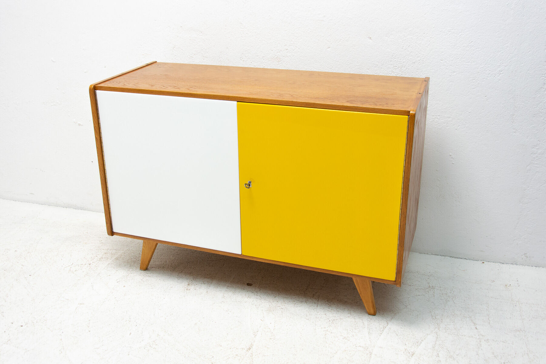 Enfilade U-450 par Jiří Jiroutek, années 1960, Tchécoslovaquie