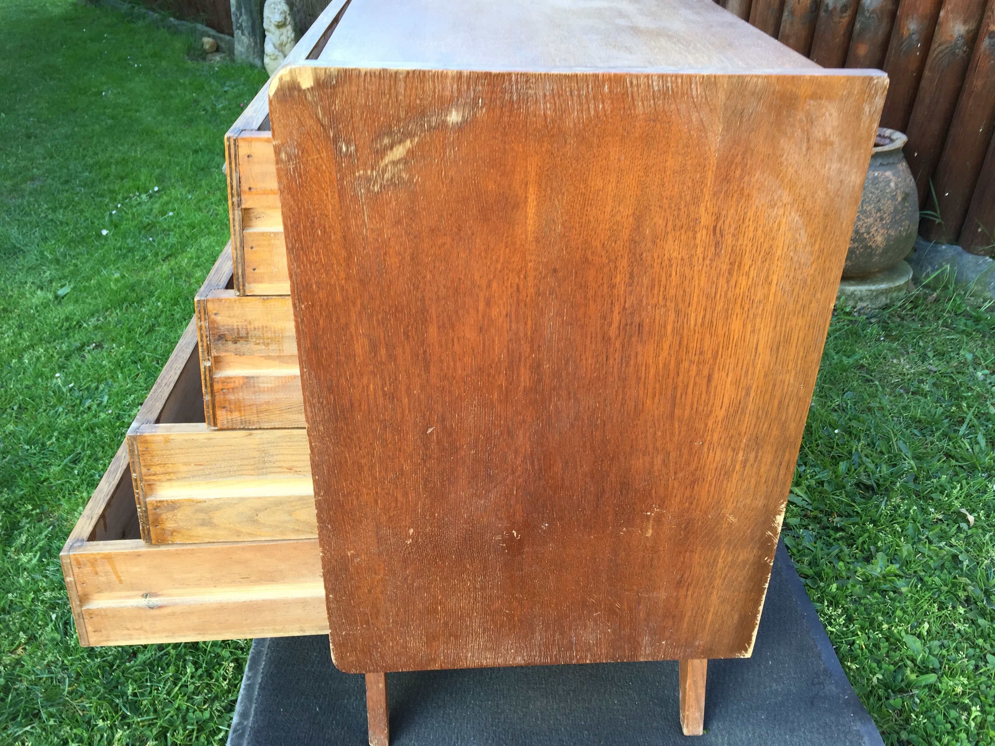 Commode vintage à pieds compas en chêne