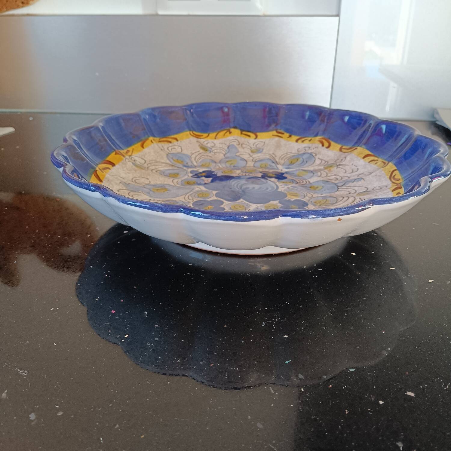 Bowl, decorative plate