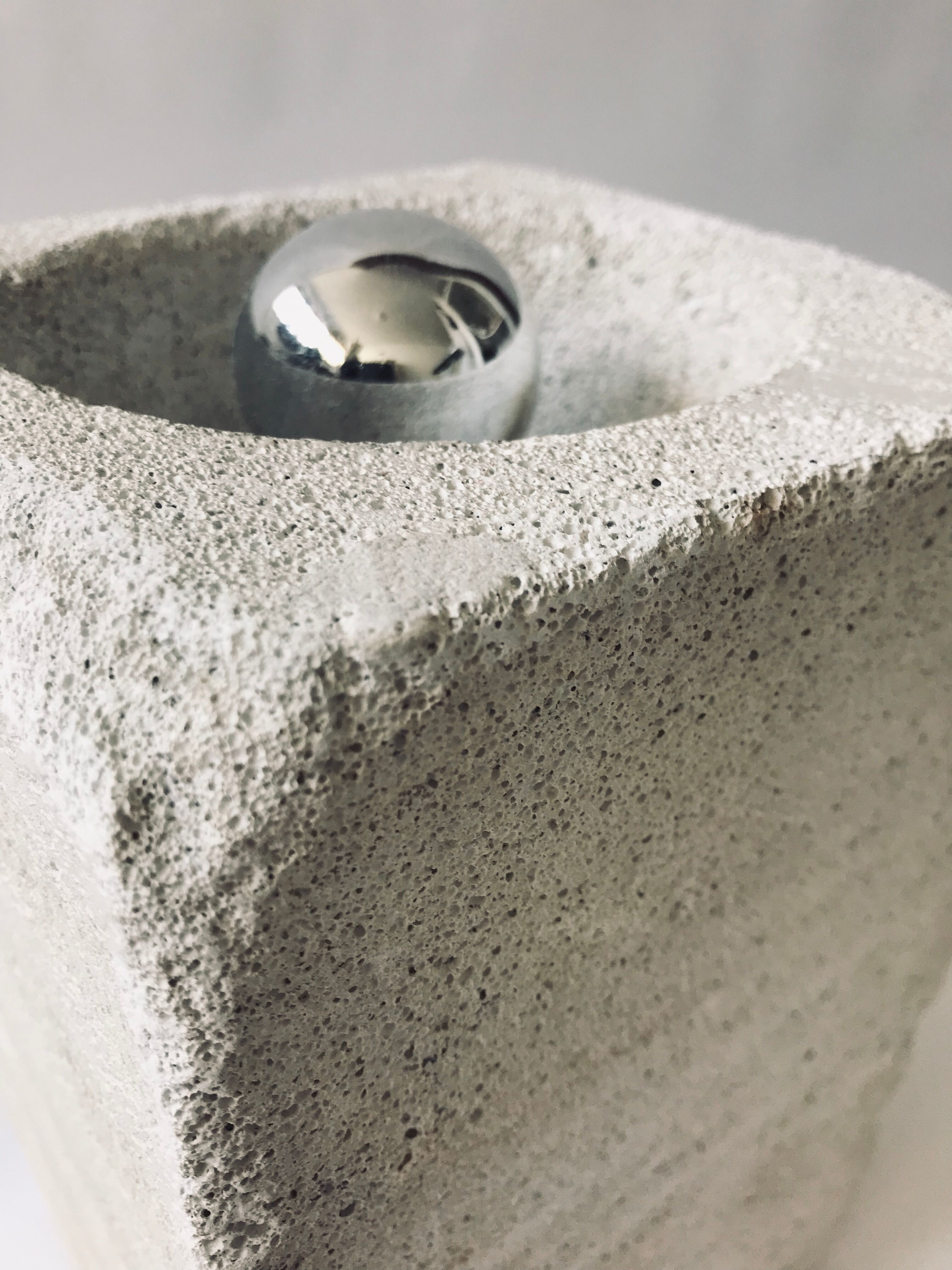 Light concrete cellular