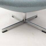 Oyster chair with cross base by Pierre Paulin for Artifort, 1965