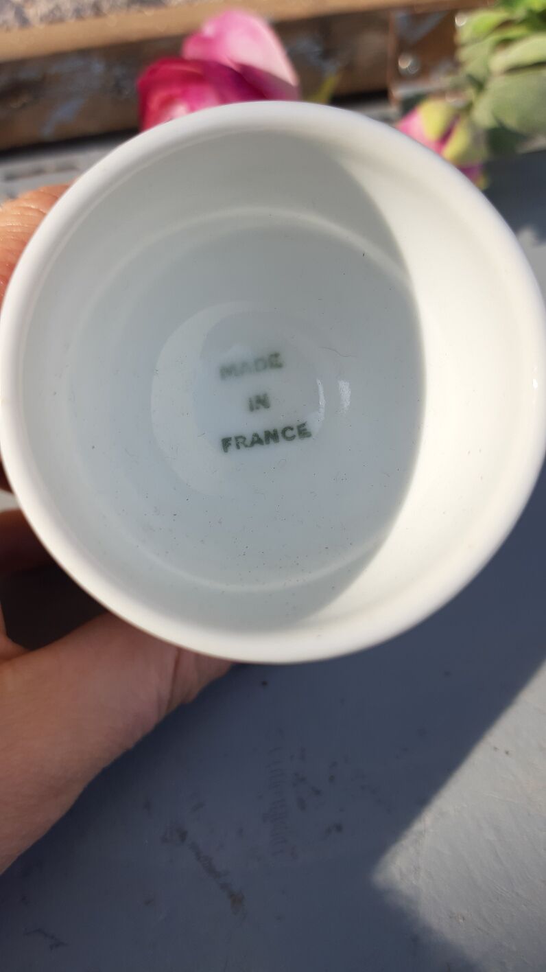 Double white porcelain cockroach