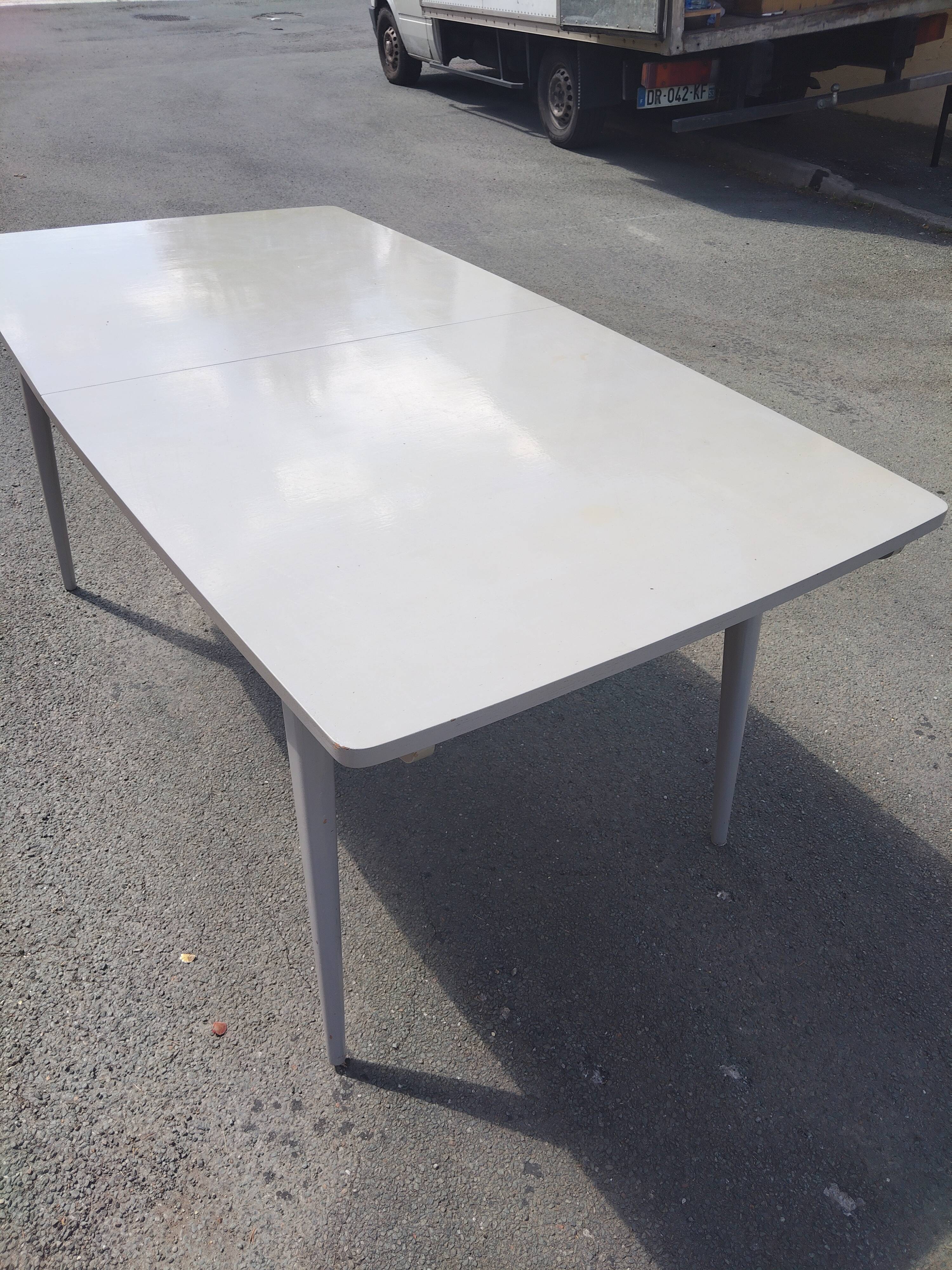 Large vintage extendable dining table – splayed legs
