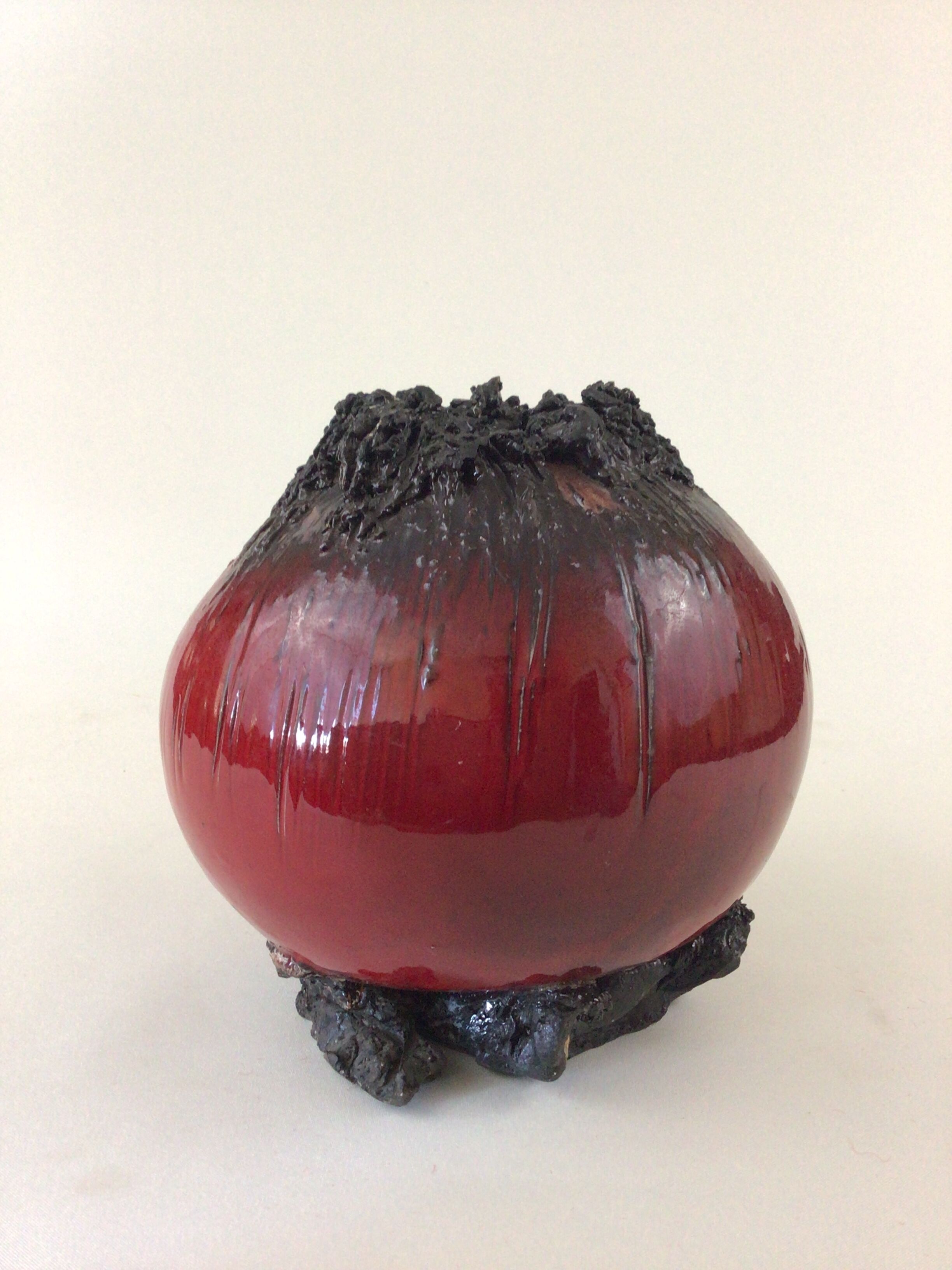 Vase sculpture in sandstone Jacques and Josette Barbier