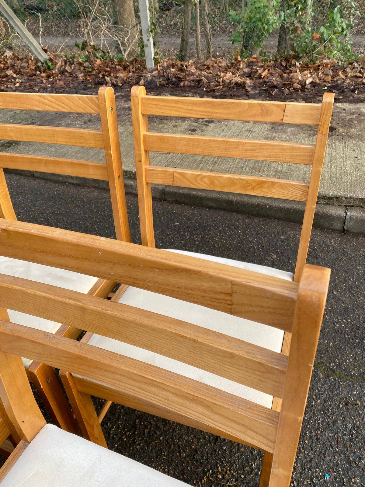 4 Scandinavian dining chairs in solid wood and fabric from the 1980s.