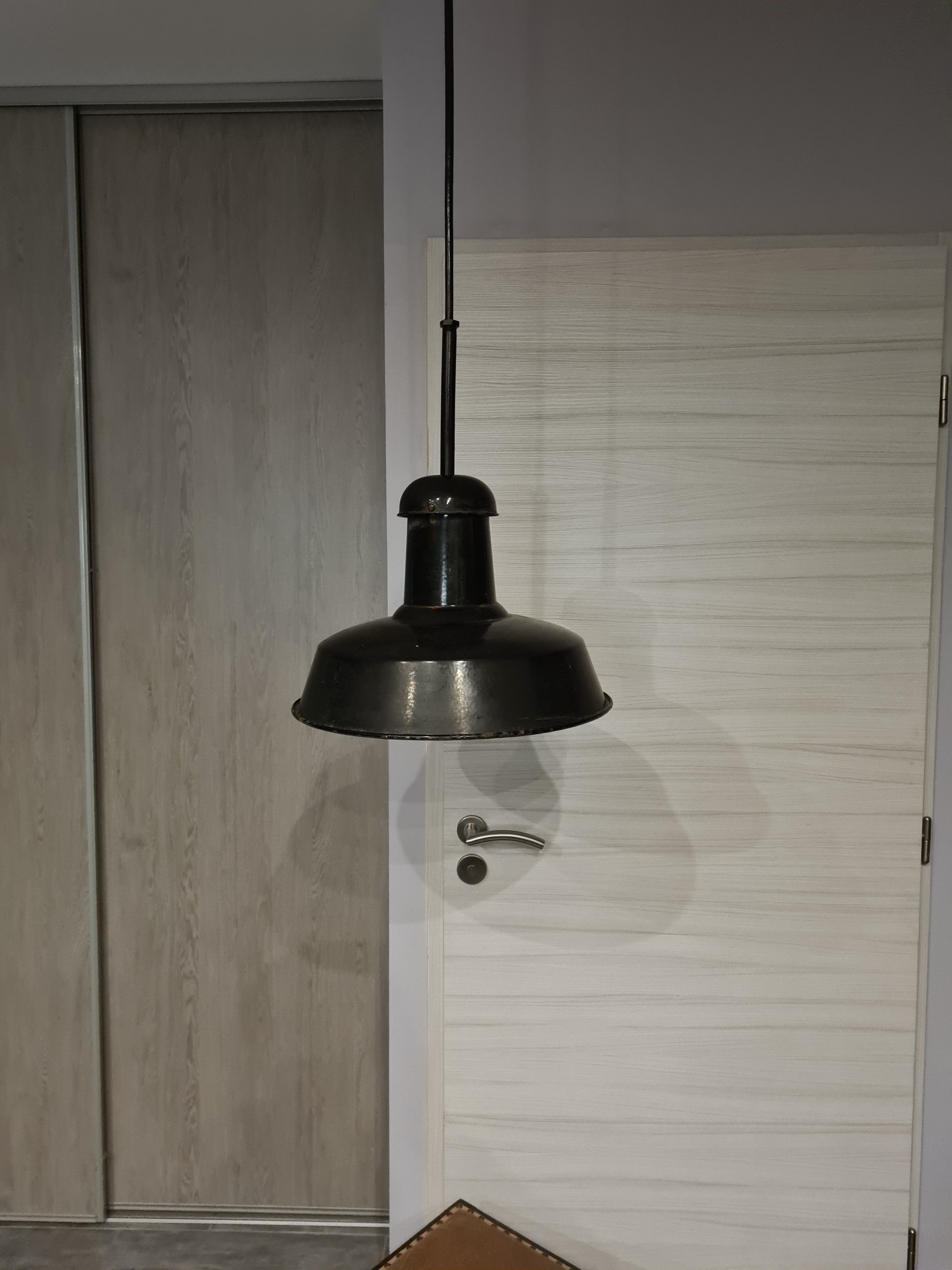 Industrial hanging lamp