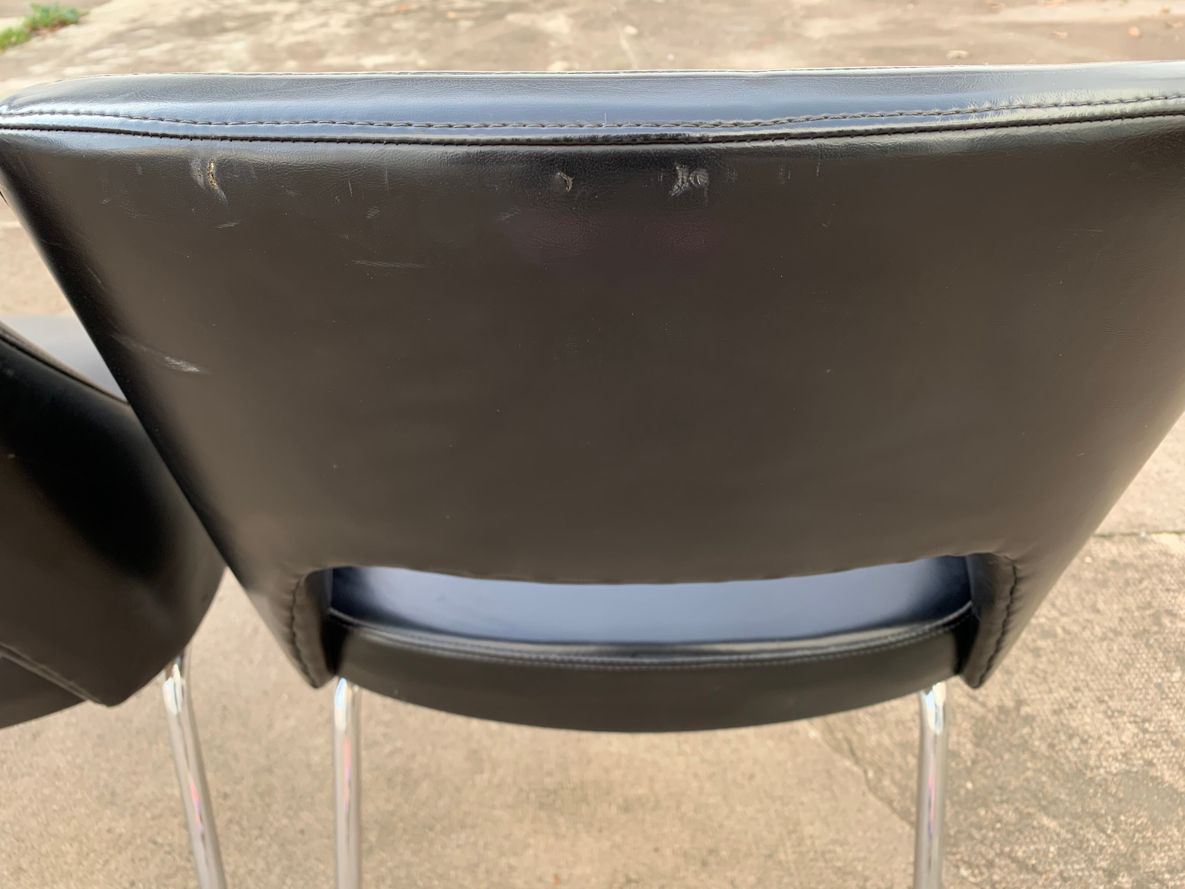 Pair of chairs conference Line Roset