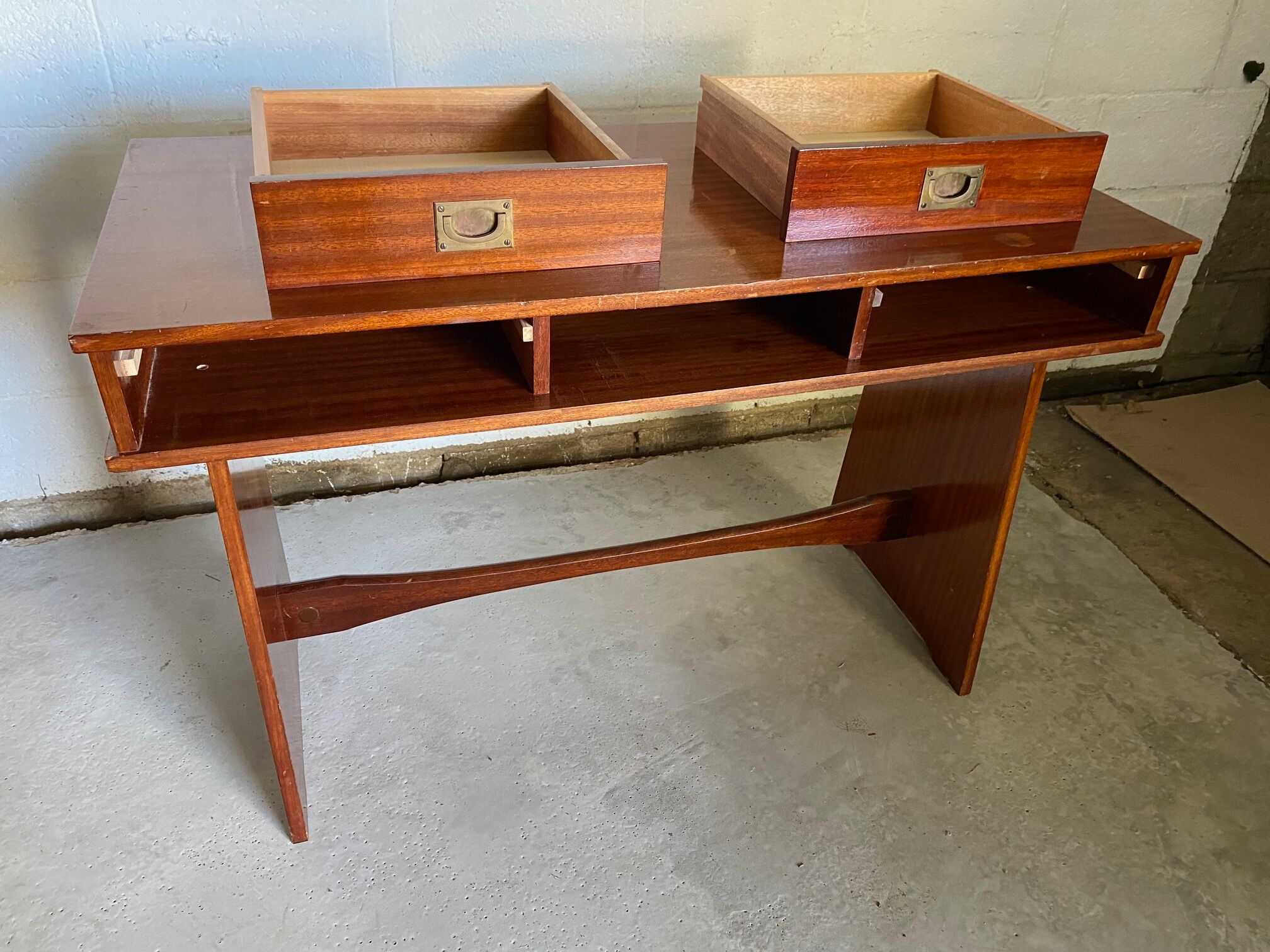 Gautier desk 2 drawers 2 wooden niches 1970