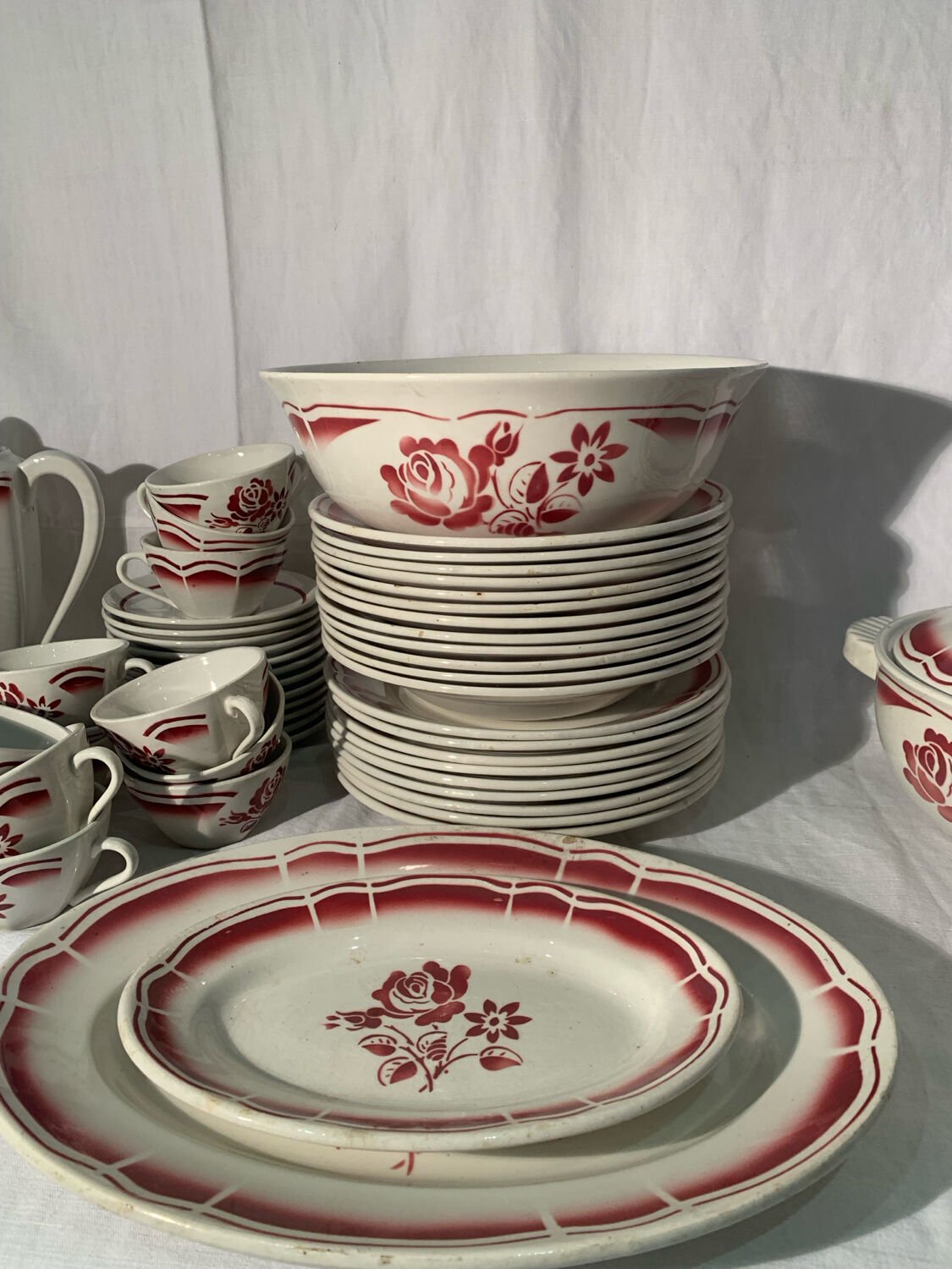 Art Deco pink earthenware service by Badonviller, porcelain, circa 1930