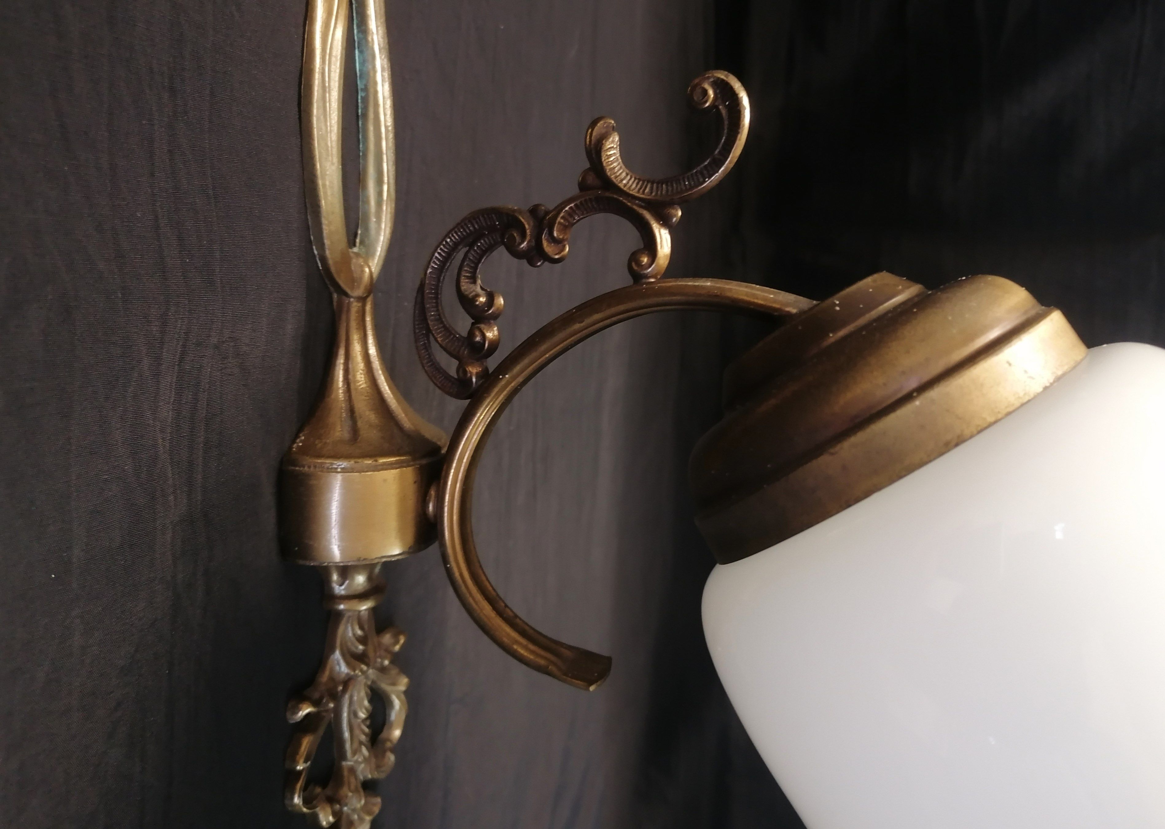 Louis XVI Style Wall light Ribbon Knot Model. Laiton and tulip globe opaline- 1950