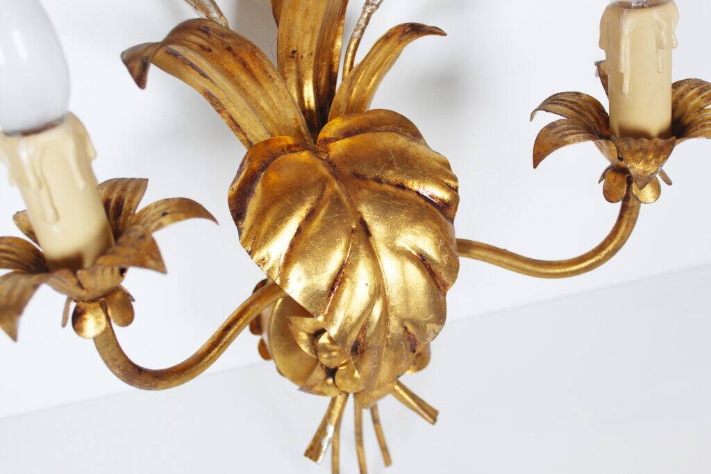Single large 1960s Italian gilt 'Callas' leaf sconce by Hans Kögl