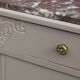 Commode vintage rénovée avec marbre rouge et blanc – 4 tiroirs