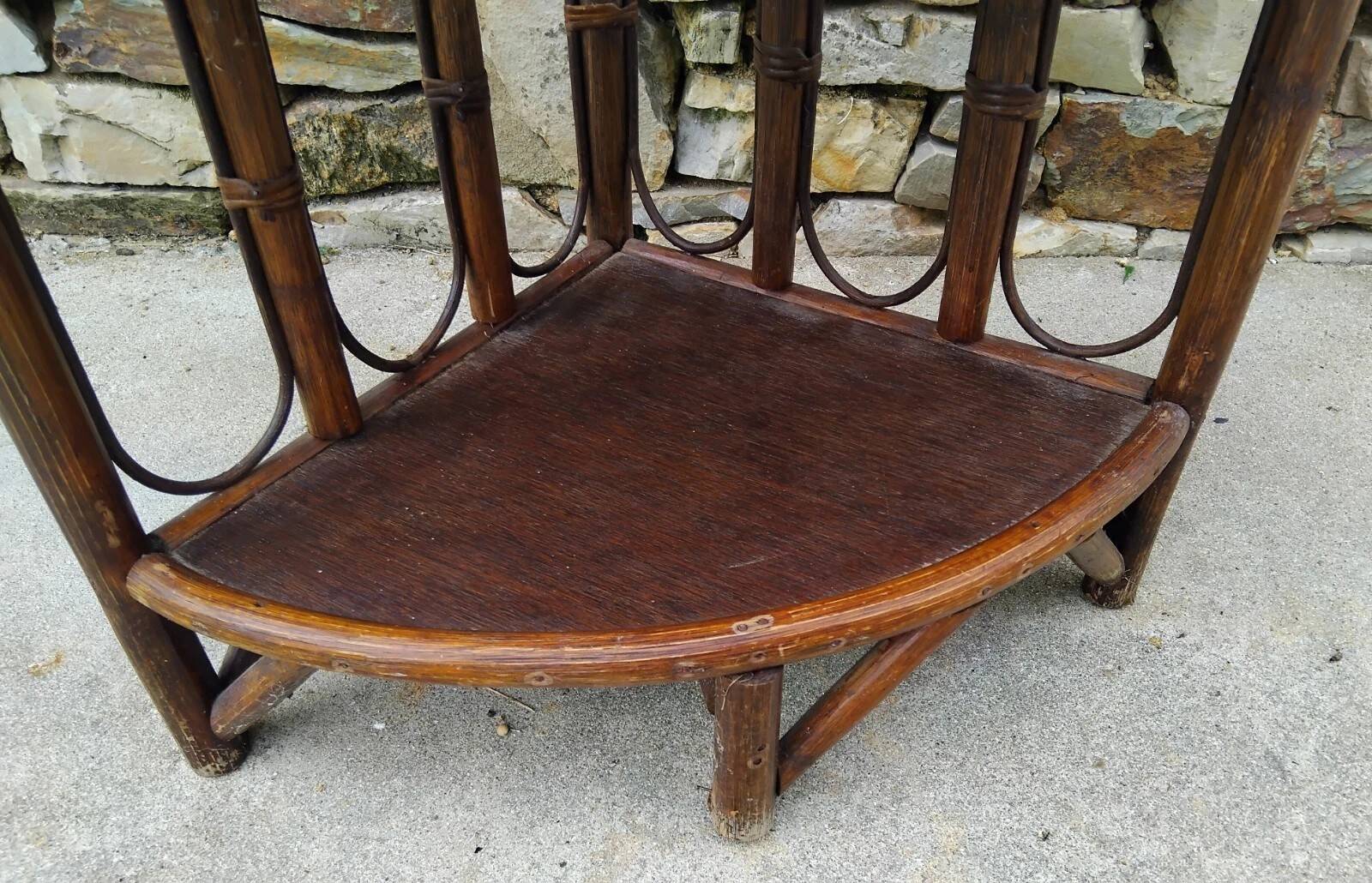 Étagère D' Angle En Rotin Vintage