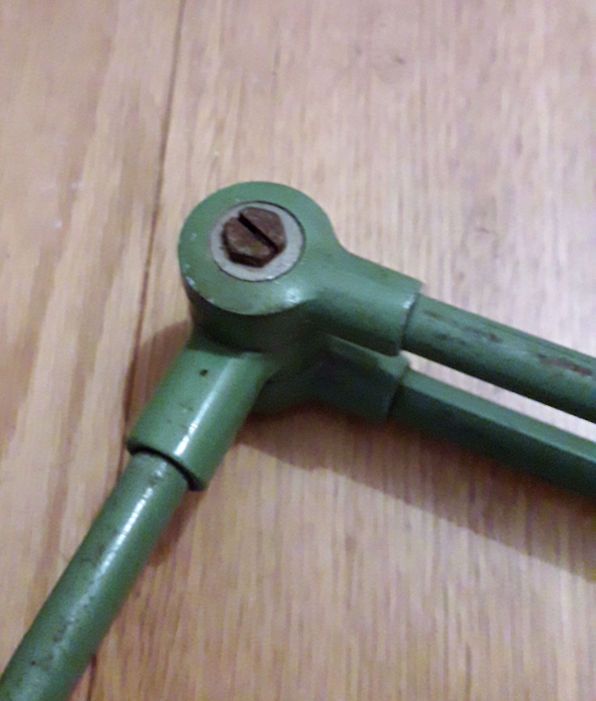 Workshop 2 articulated lamp arms