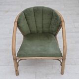 Années 1970, paire de fauteuils lounge scandinaves, mobilier en velours et rotin