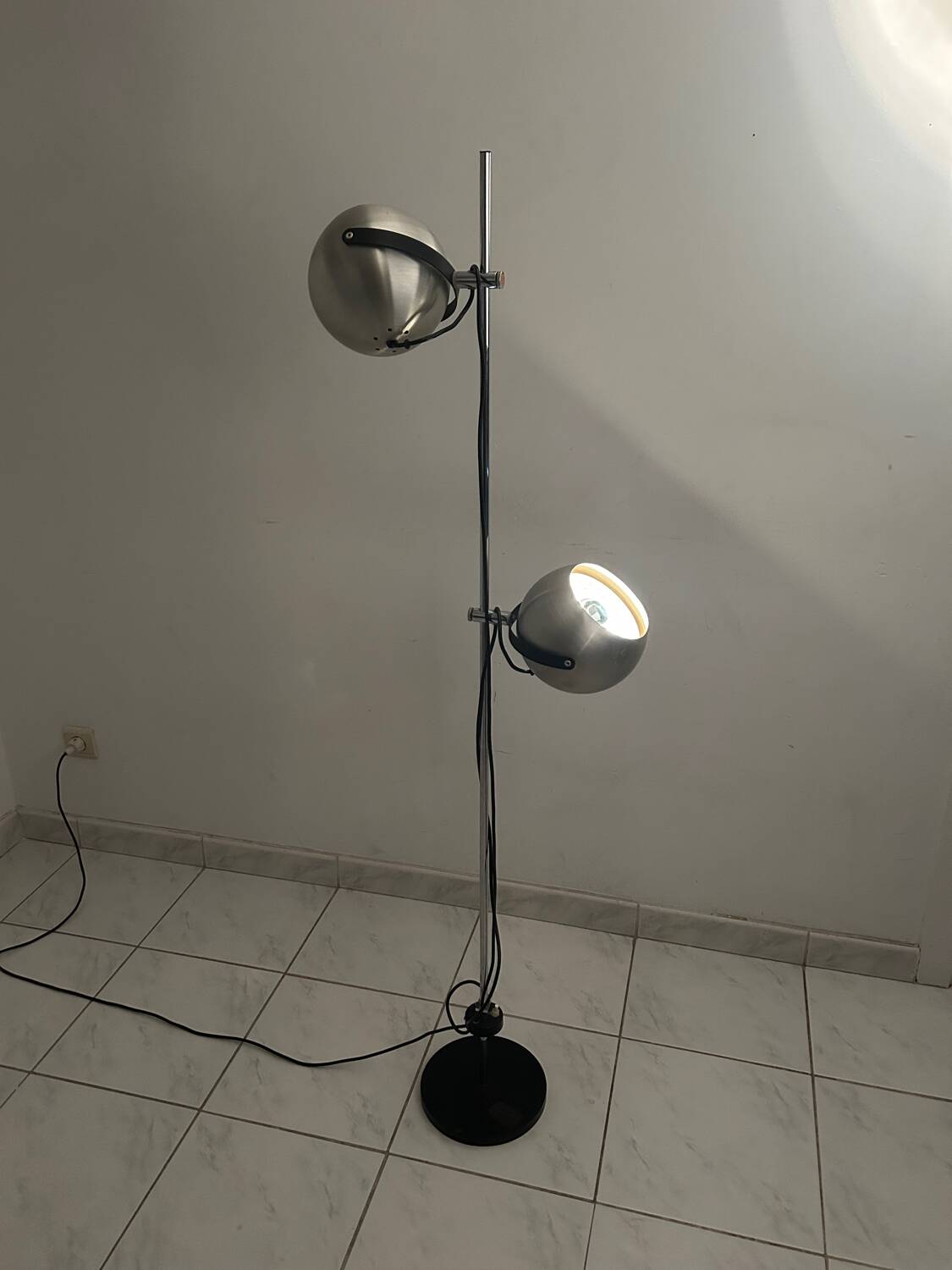 Lampadaire vintage en forme de boule oculaire Anvia