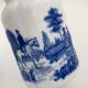 Lot de deux flacons vintage pots à épices bocaux en opaline blanche, décor bleu - Années 1970