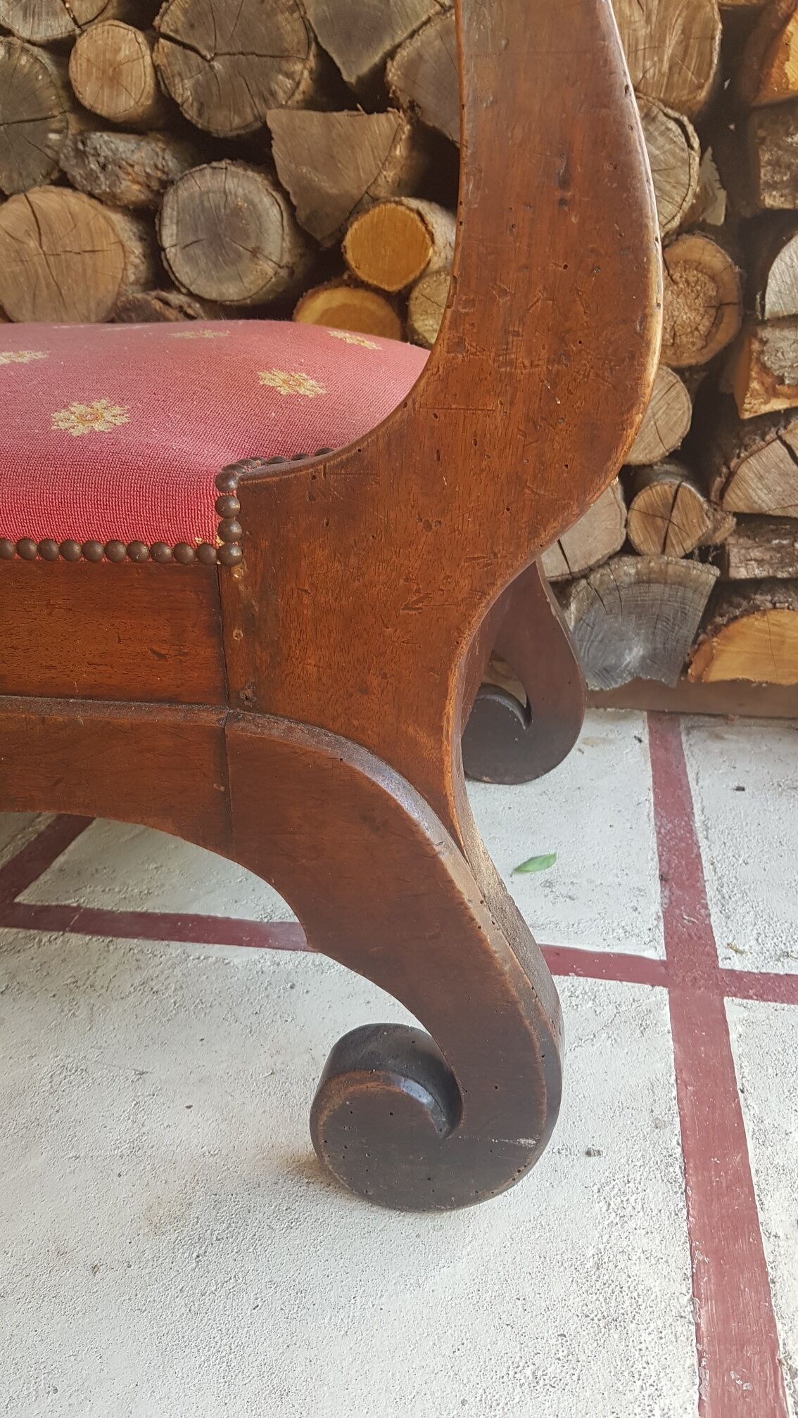 Empire style curved bench