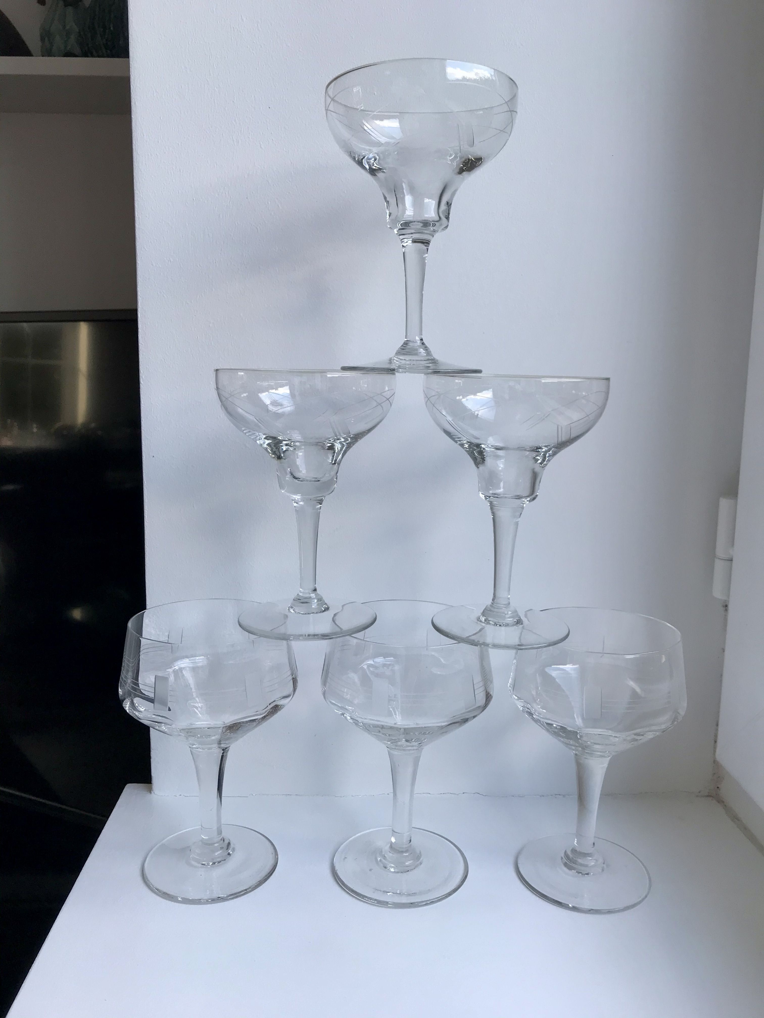Set of 6 champagne glasses in crystal engraved Art Deco 30s