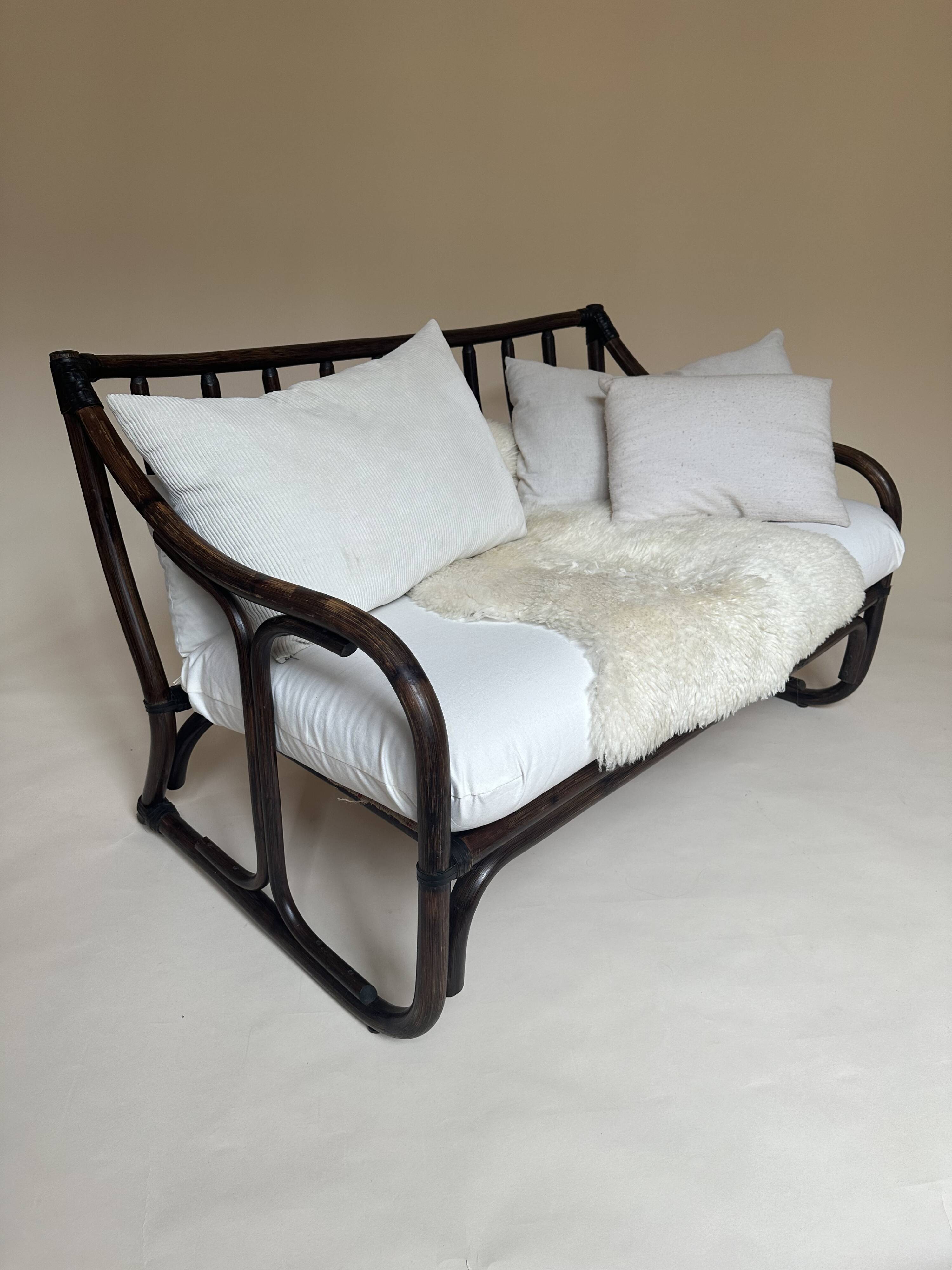 Two-seater rattan bench