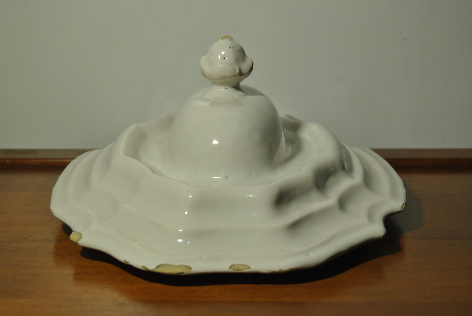 Vegetable soup tureen lid Moustiers 18th century South France