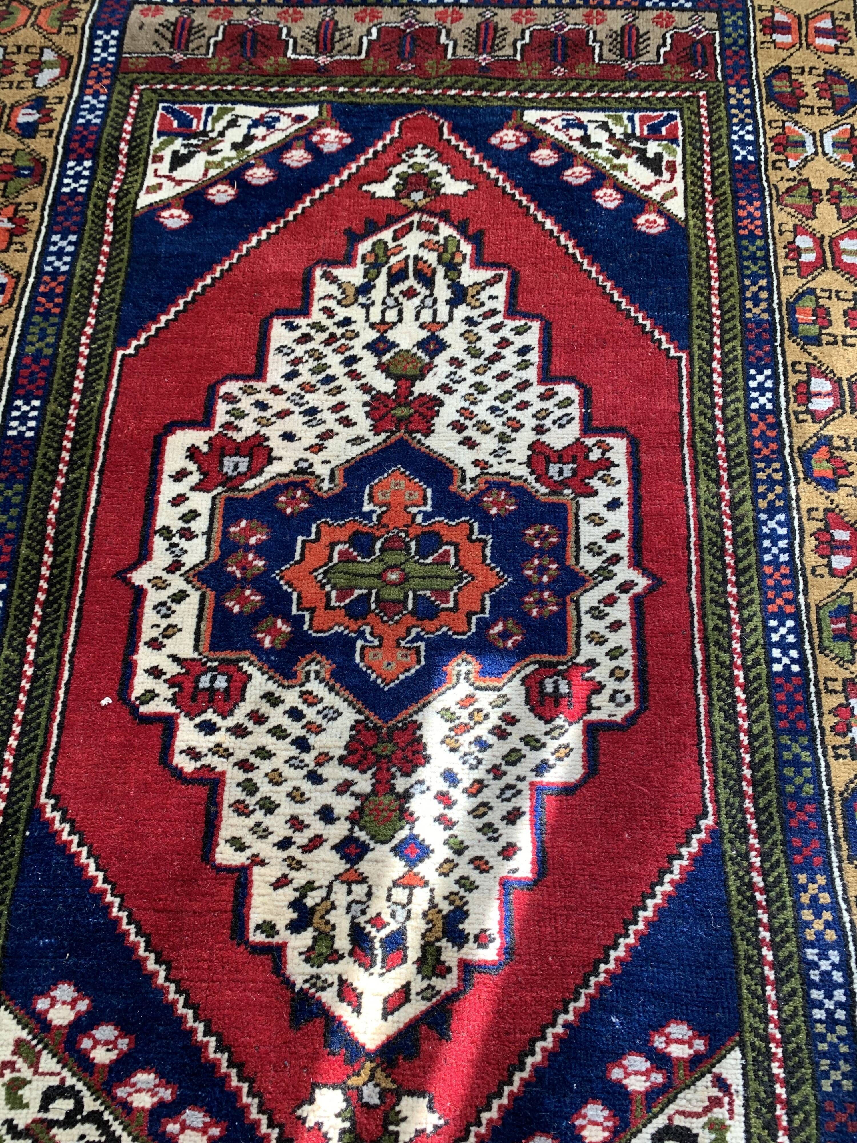 Oriental carpet in wool 190x124 vintage