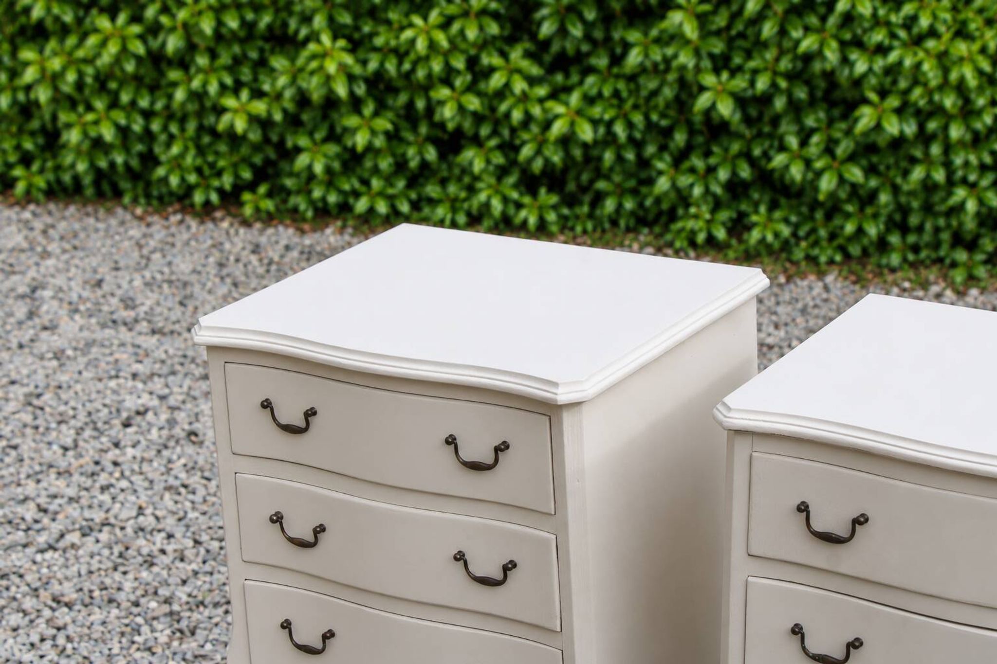Pair of renovated antique bedside tables – Ivory from Orfèvres Libéron – 3 drawers