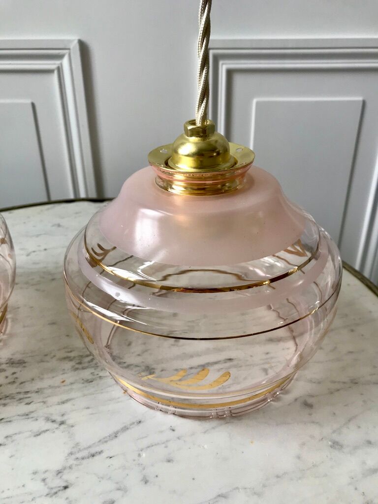 Pair of suspensions in pink glass and golden edging 50s-60s