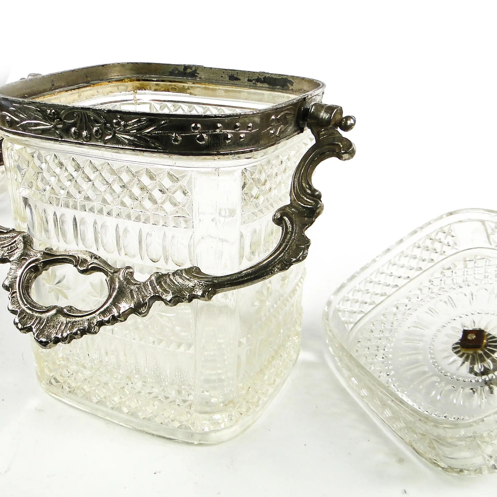 Boîte à thé, rococo, verre pressé, étain, France, début du XXe siècle
