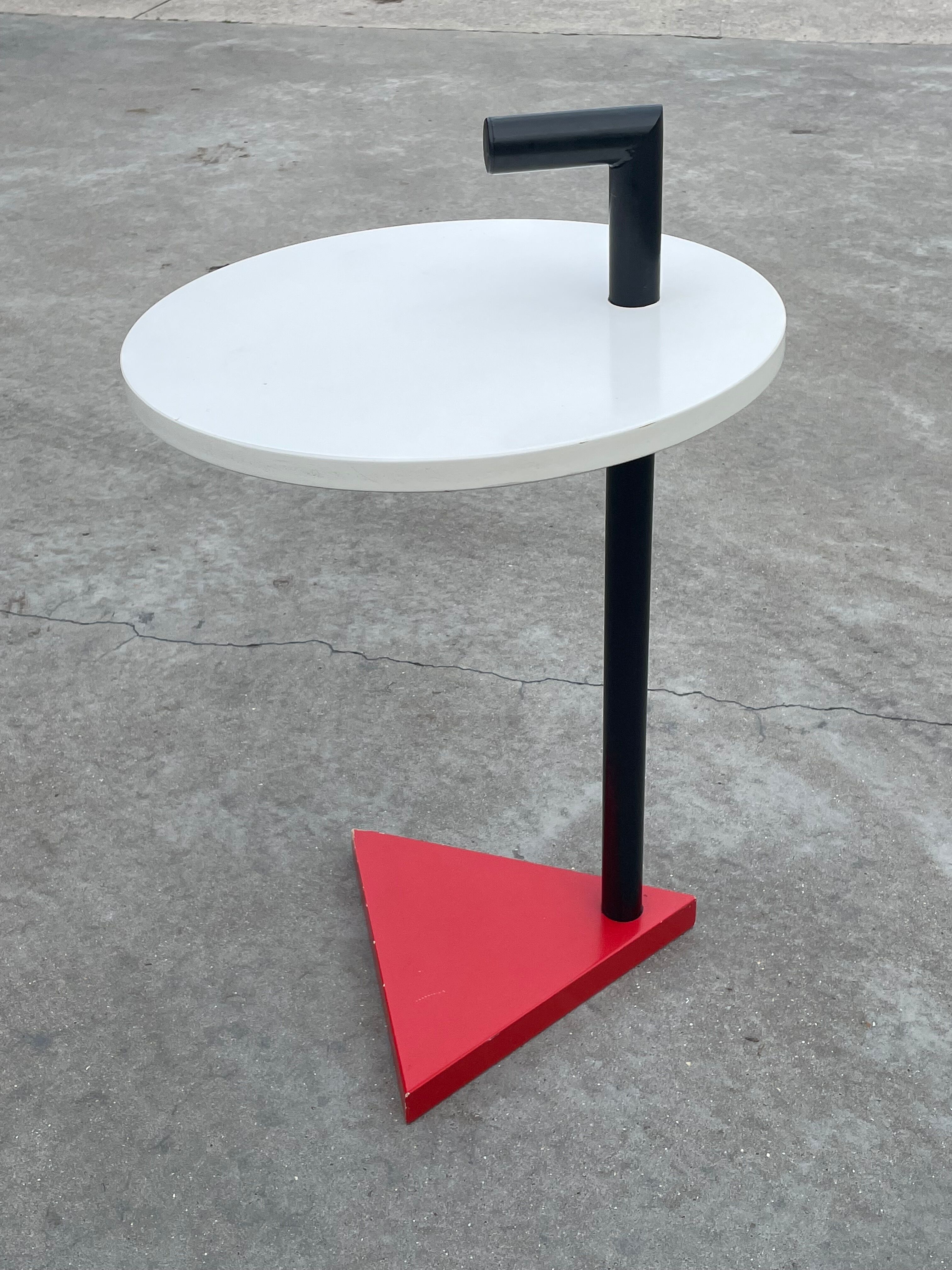 Vintage Memphis design side table table 80s design