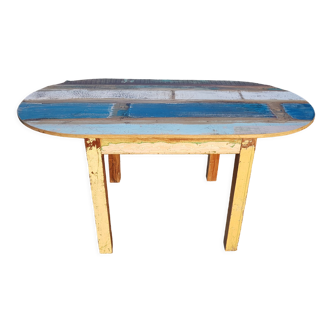 Table ovale en bois polychromé