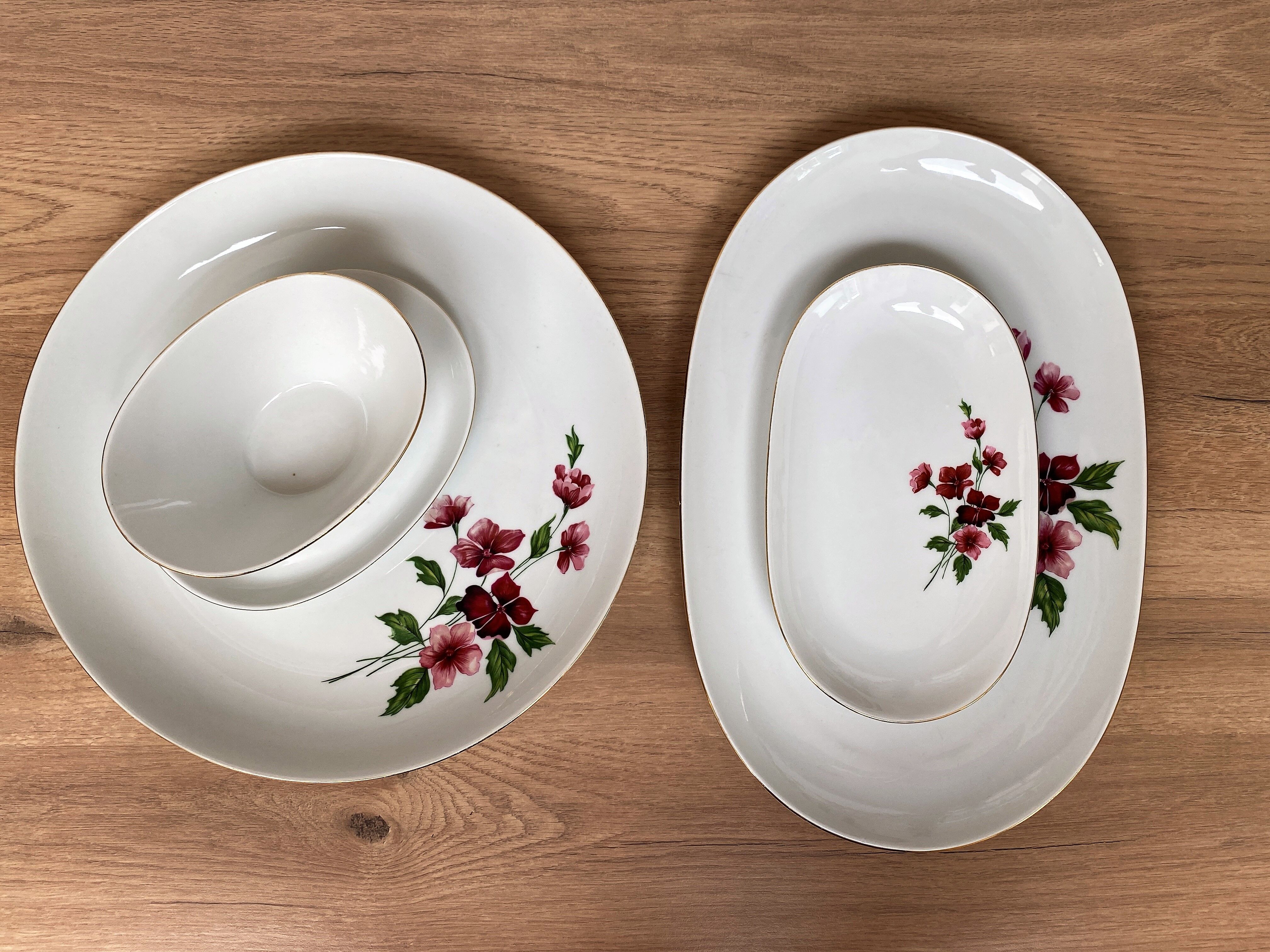 Set of 4 serving dishes