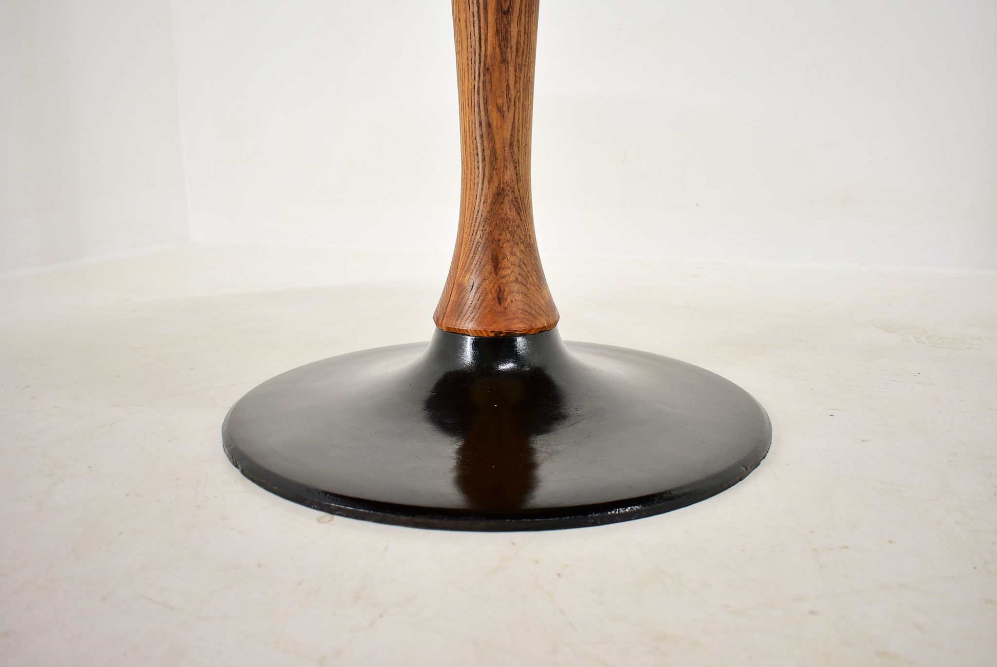 1969s beech round dining table, Czechoslovakia
