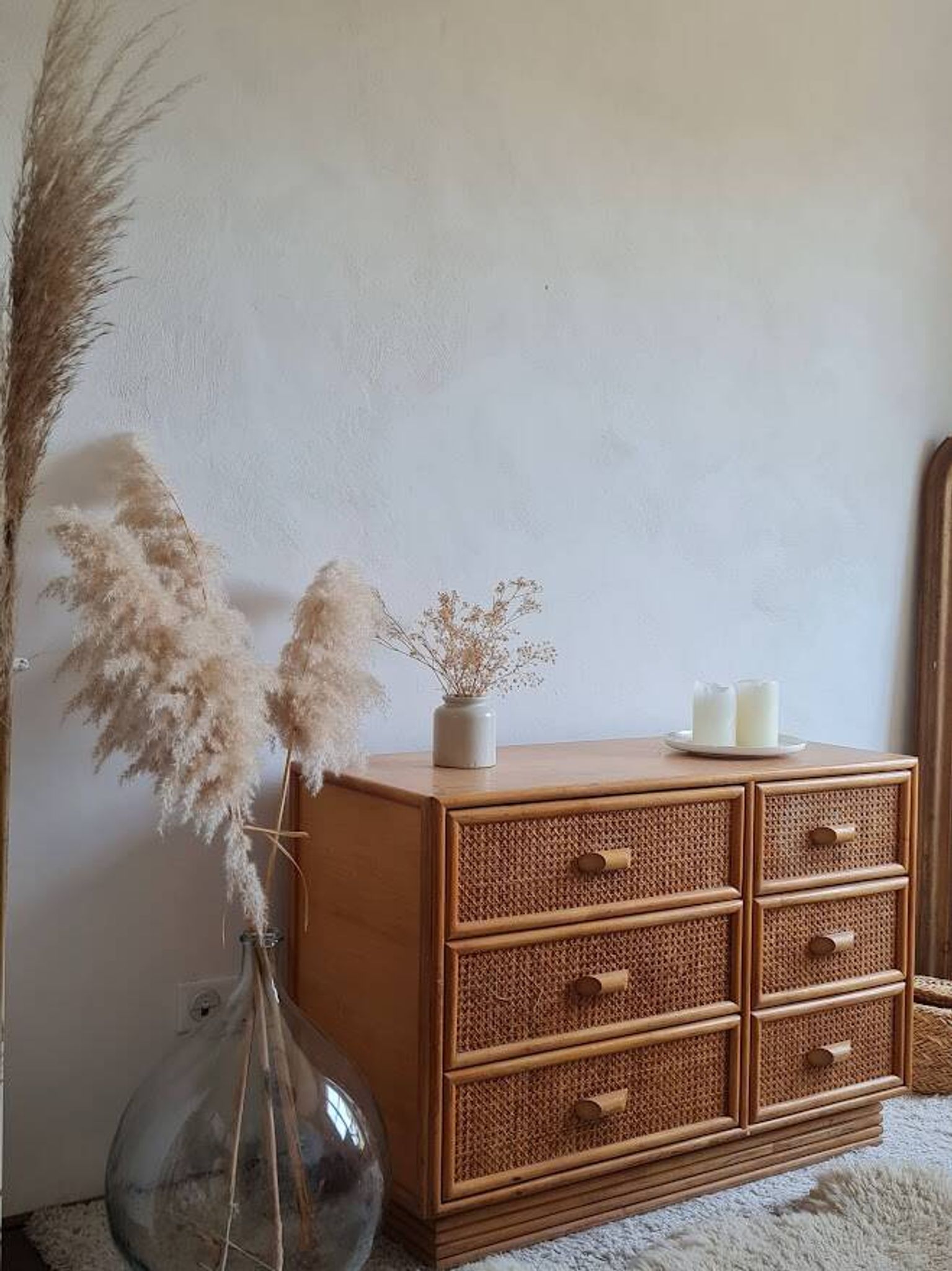 Commode en rotin, circa 1960