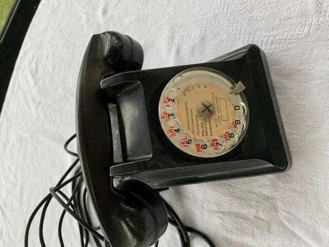 Telephone in black bakelite complete vintage ptt 1961 collector