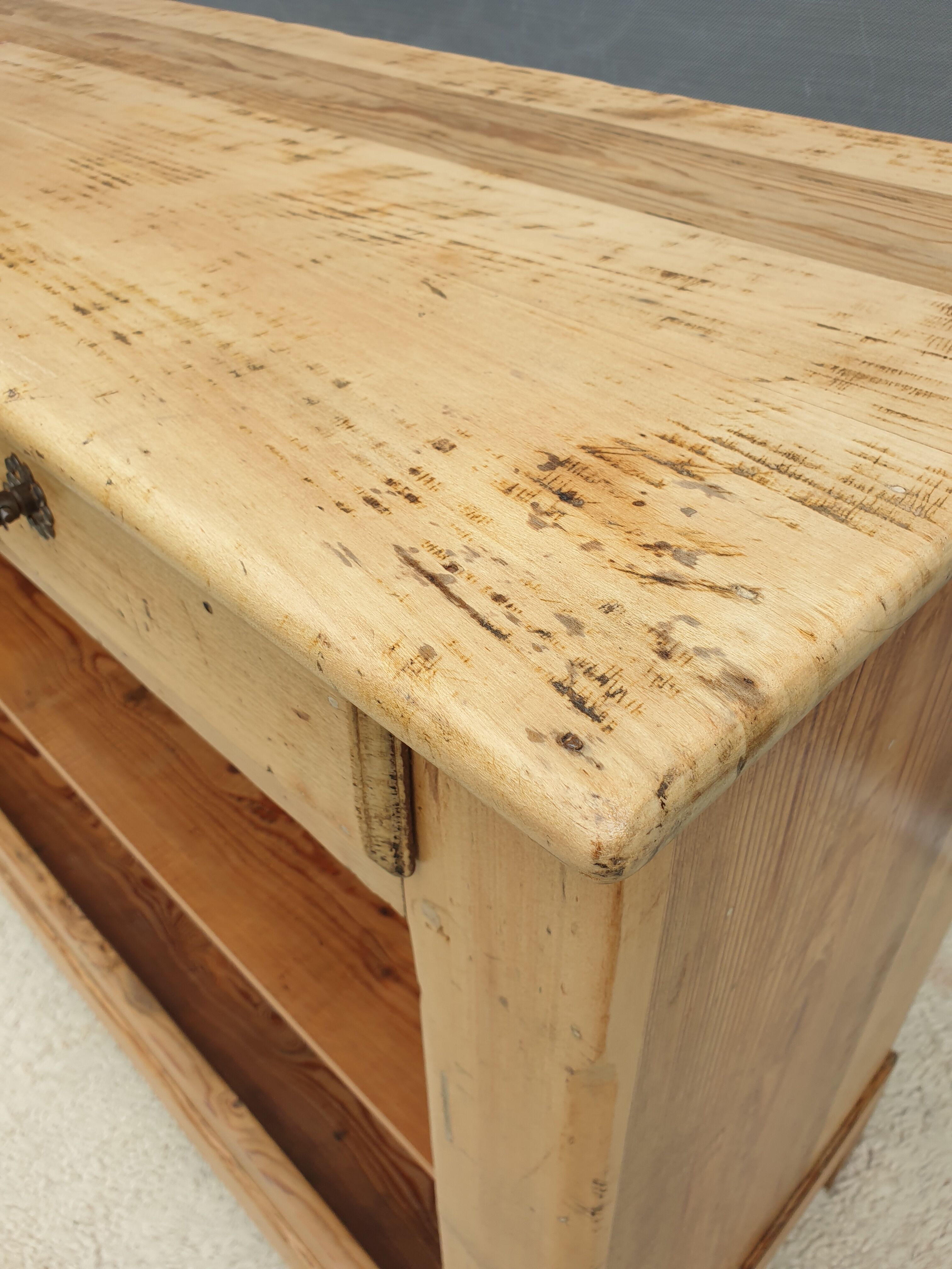 French countryside buffet serving Orme and Pitchpin XIXe