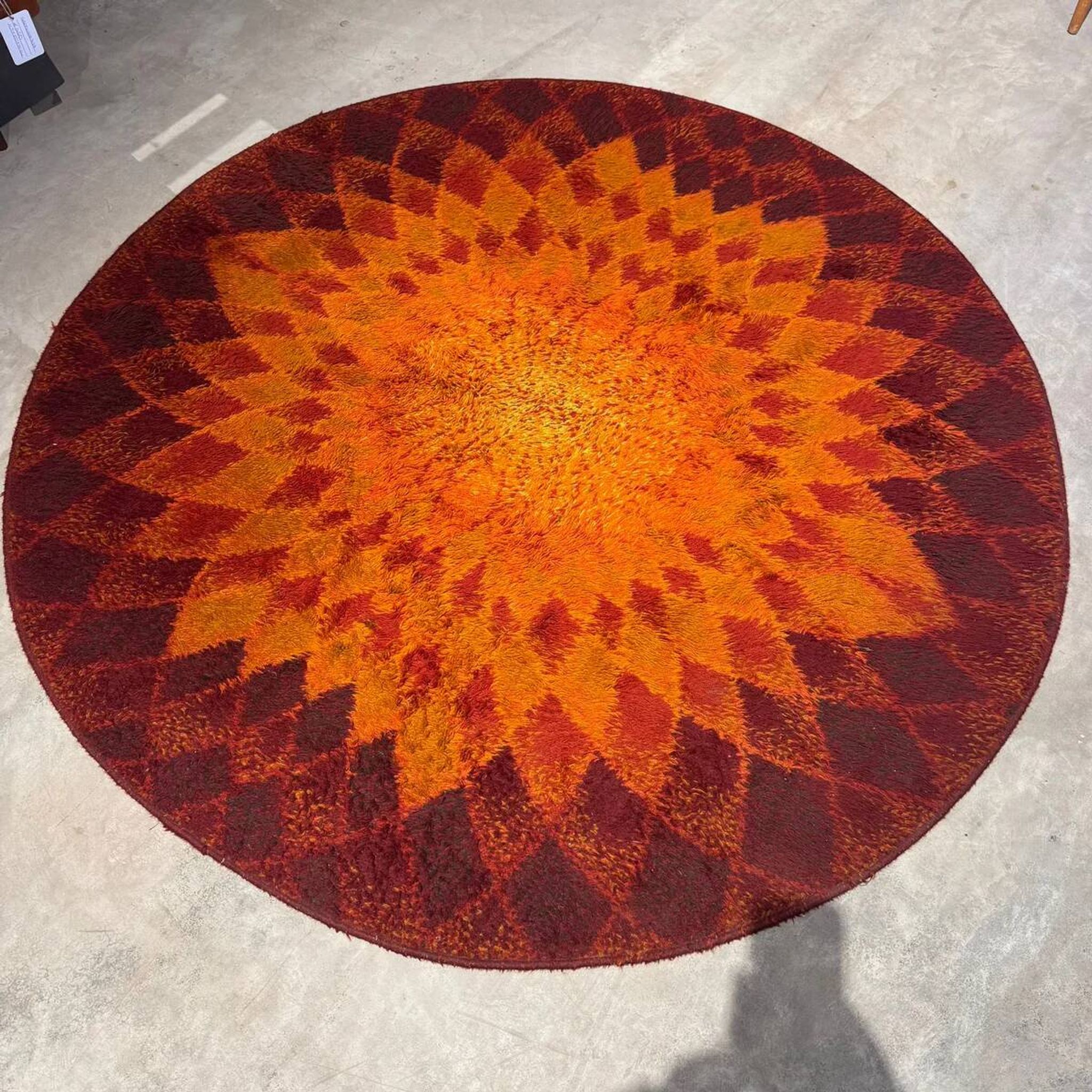 Vintage round rug