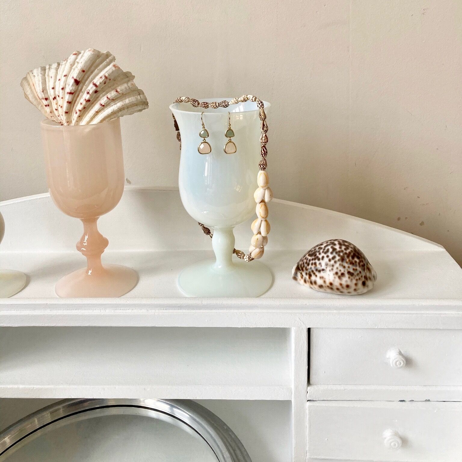 Vase in opaline chalice