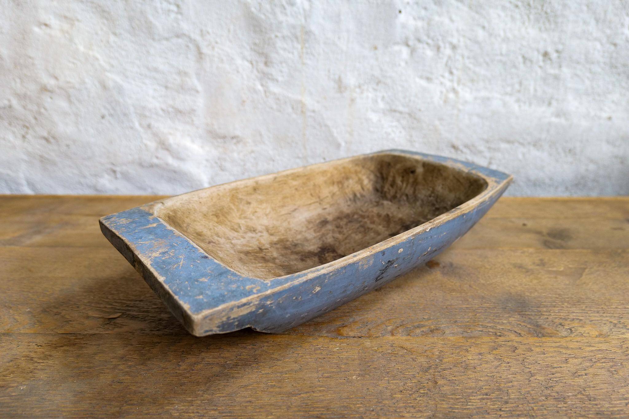 Swedish folk art, large unique blue farmer's bowl from the 19th century.