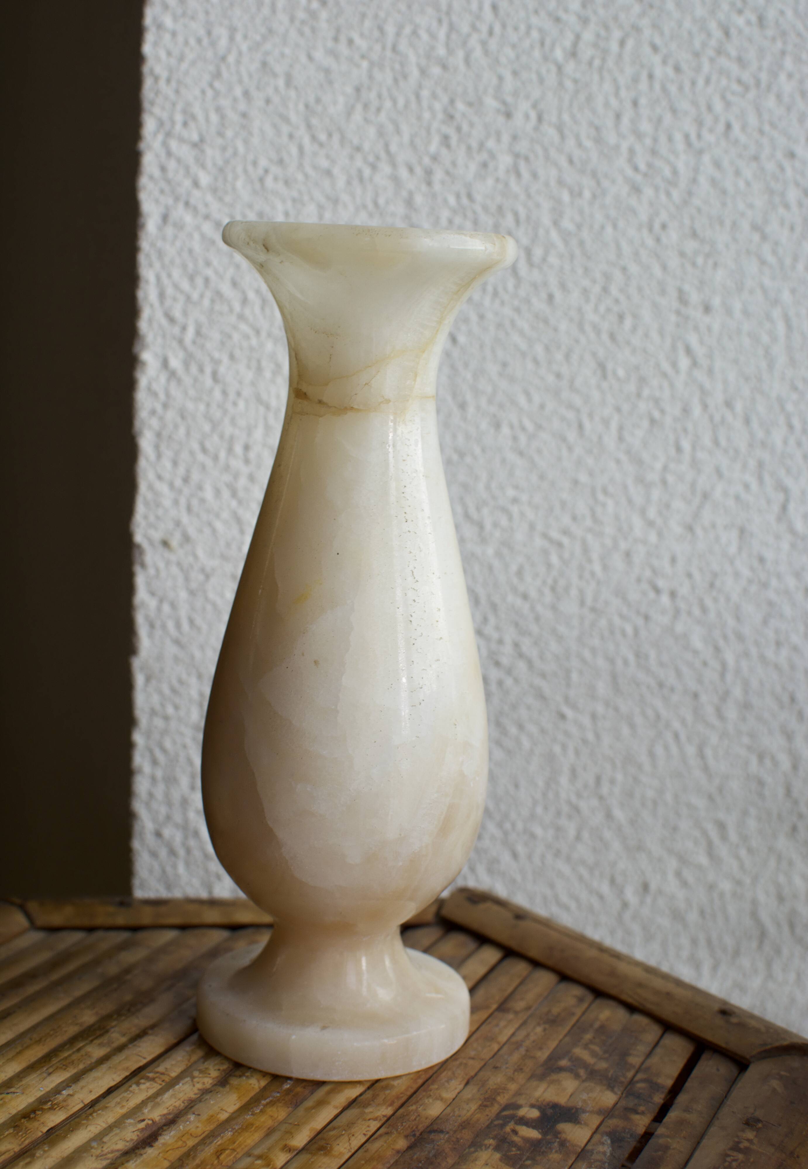 Vase en marbre blanc