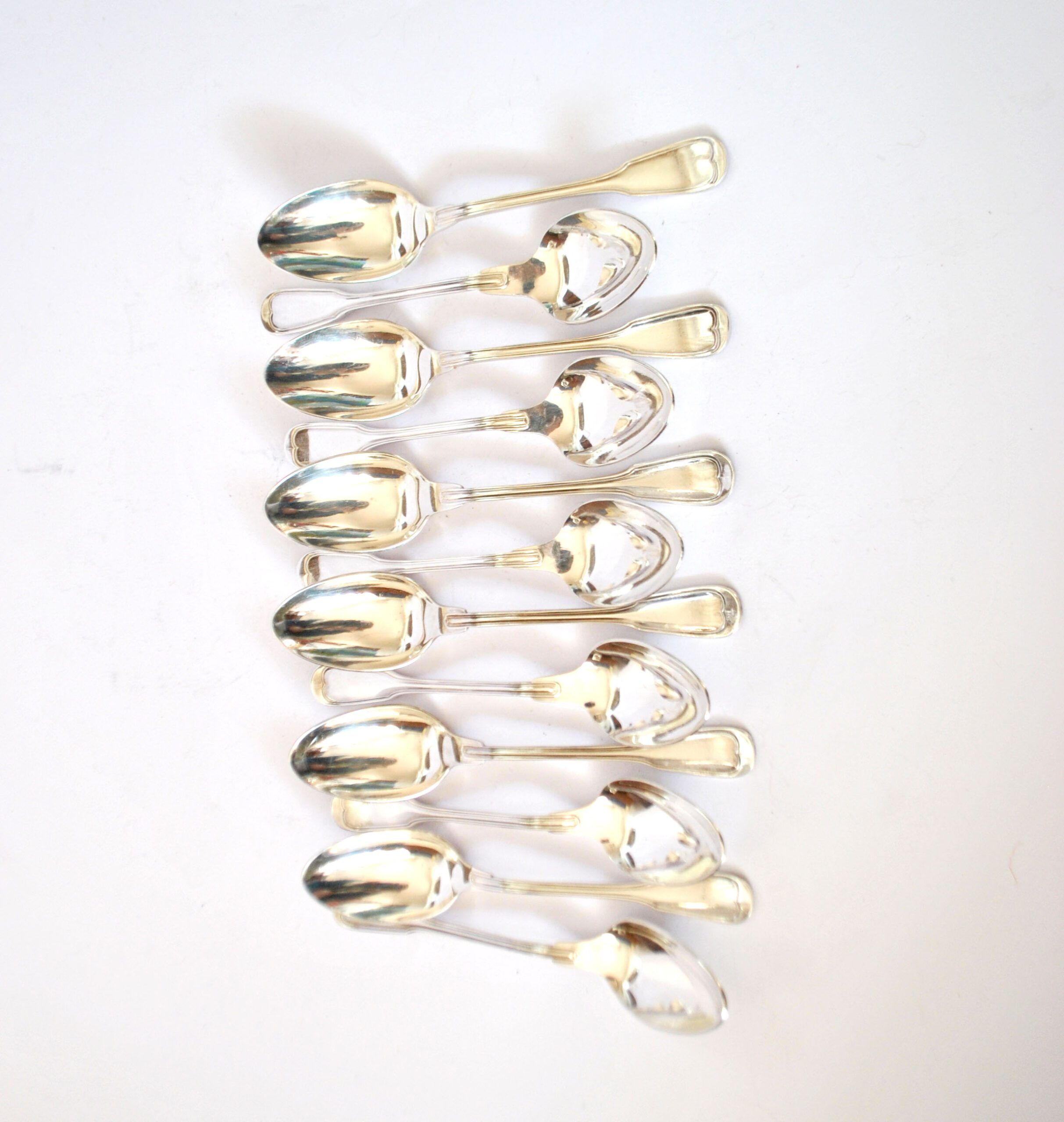 12 cuillères à dessert, café anciennes St Médard modèle filet style Chinon