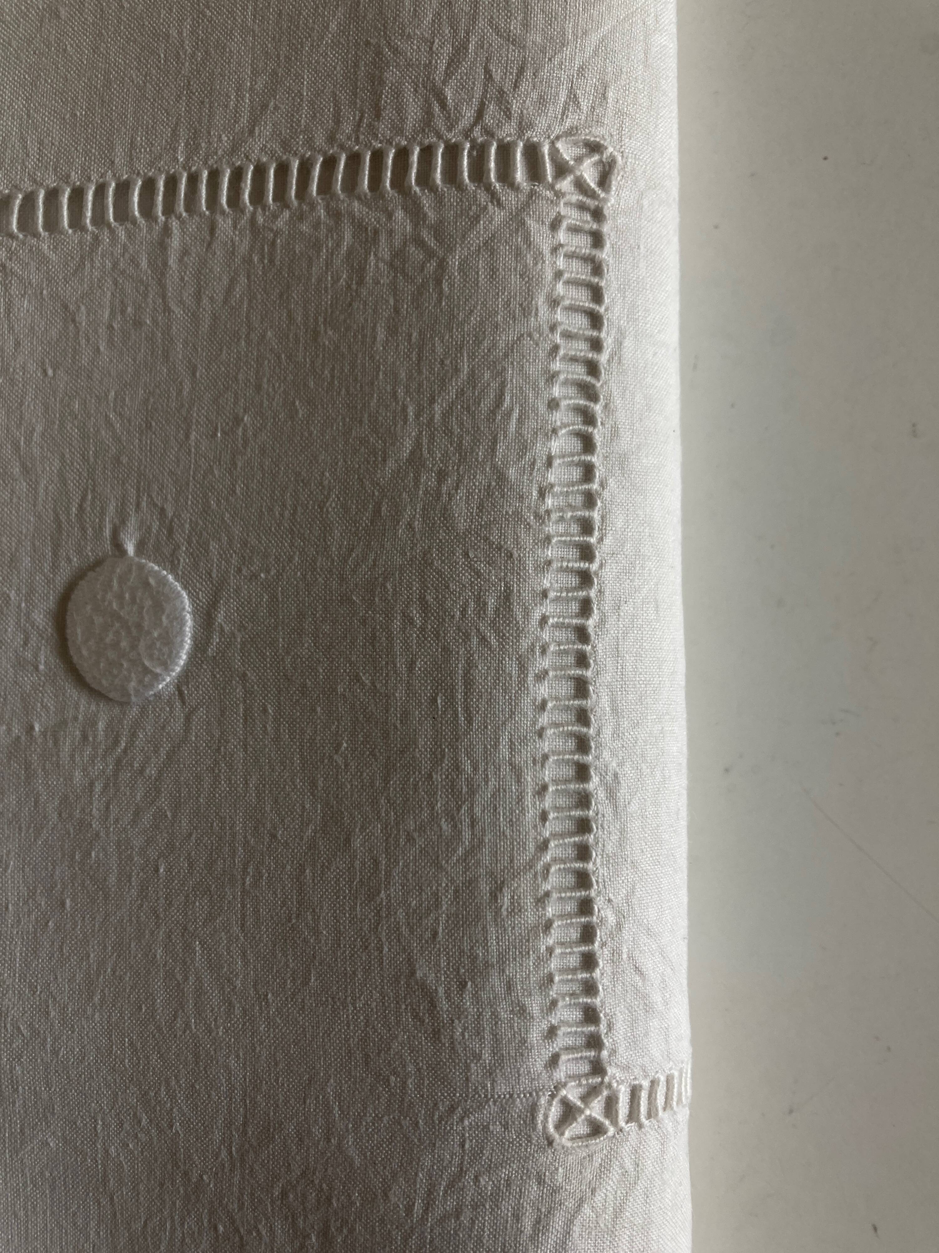 Modernist linen thread sheet 1940 embroidered with dots and openwork without monogram 240cm