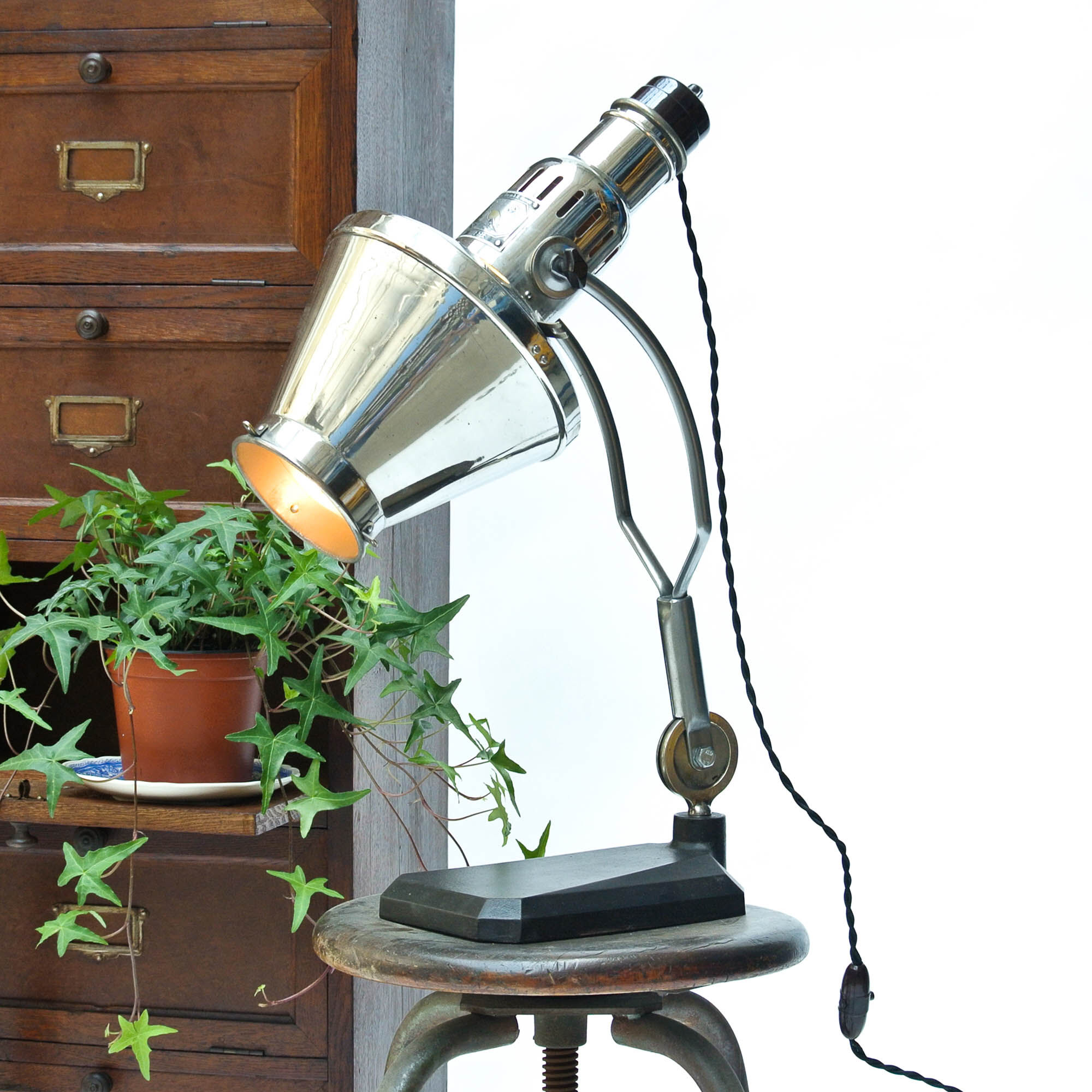 Former medical lamp Hanau brand