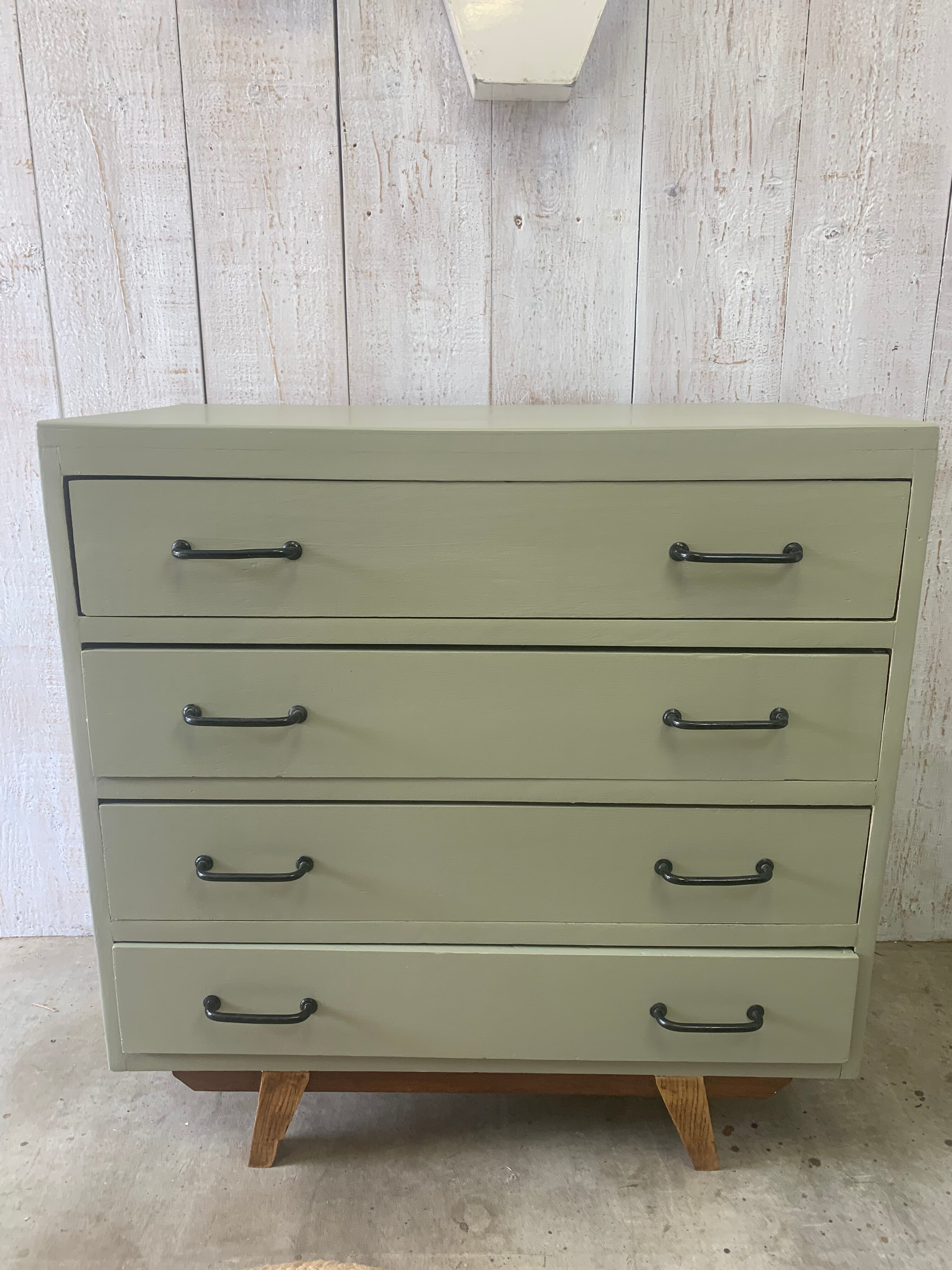 60s dresser