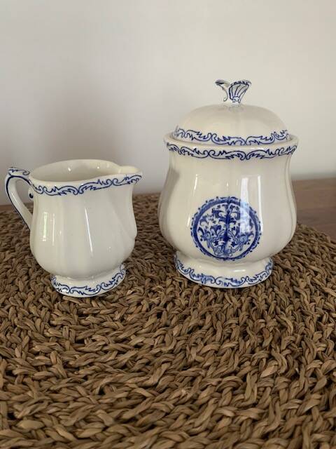 Milk or cream jug and sugar bowl with Gien earthenware lid, Rouen model 32