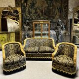 Napoleon III style living room with floral decoration