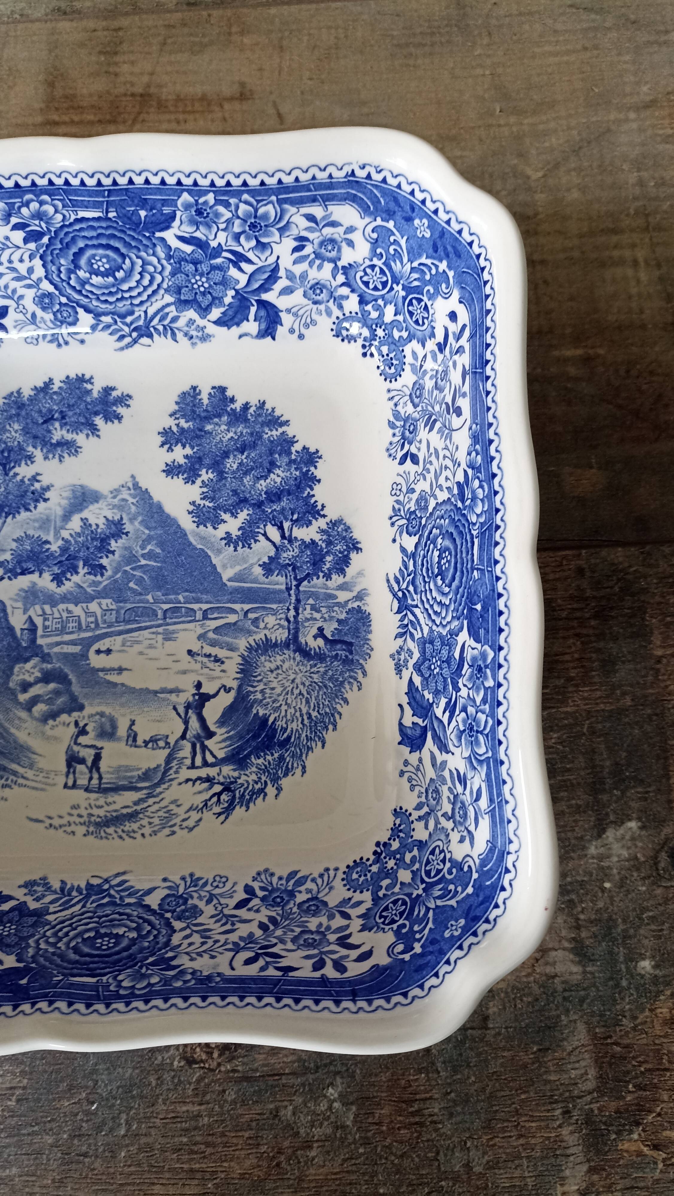 Villeroy and Boch square dish