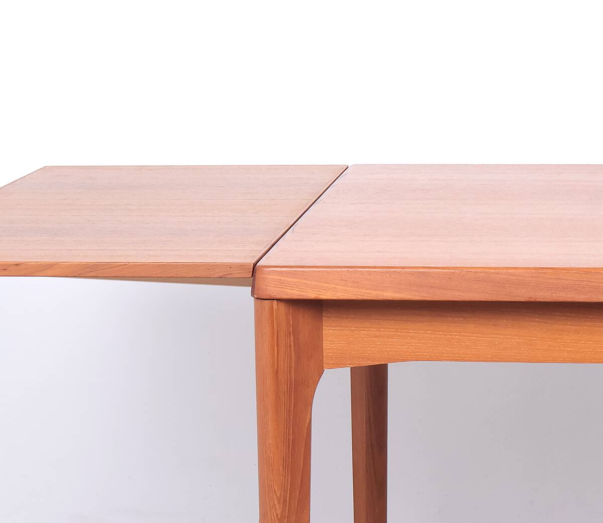Henning Kjaernulf extendable dining table for Vejle Stølefabrik, 1960s