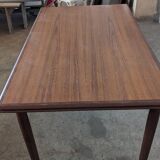 Scandinavian table with extensions